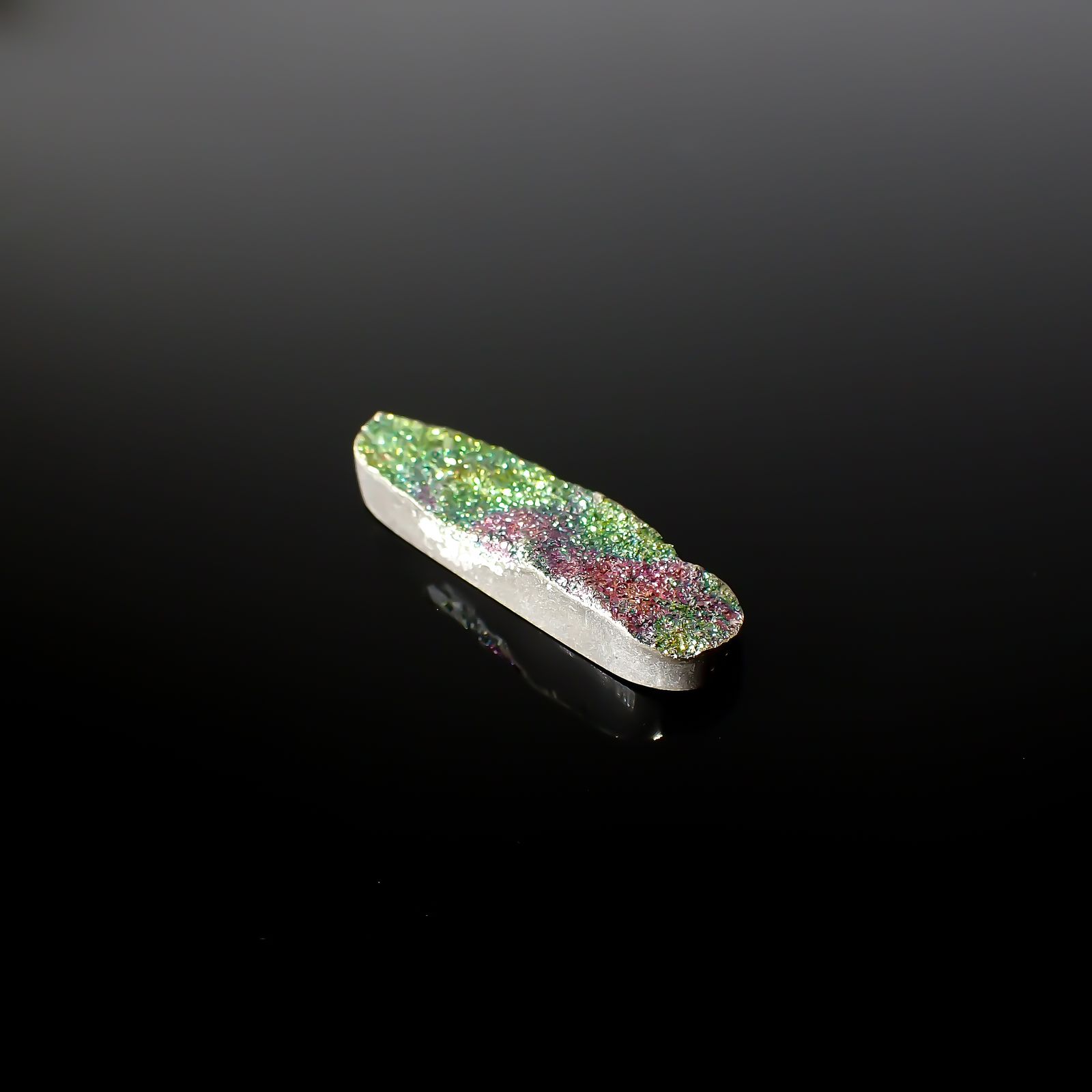 ◇フリーフォーム◇レインボーパイライト 原石 ロシア産 11.78ct[240326426]29.3x8.3mm前後