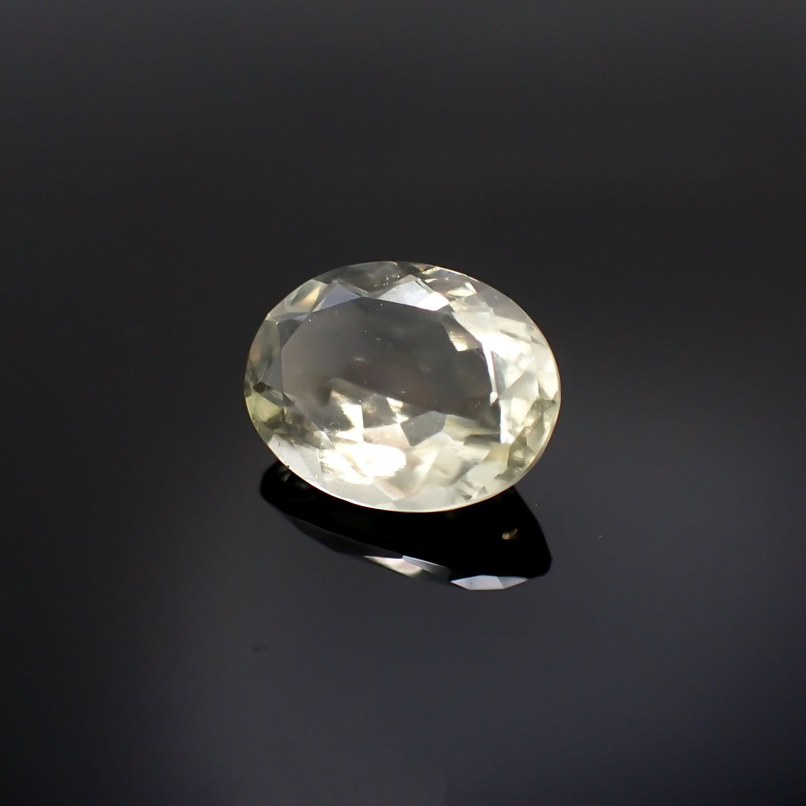 リビアングラス(宝石名インパクトガラス(衝撃溶融ガラス))発見地：エジプト・リビア砂漠 6.74ct 識別済[211213797]16x12.1mm前後