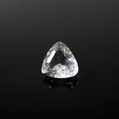 カラーレスフローライト フルオレッセンス イギリス産 1.82ct [250430153]7.4x7.7mm前後