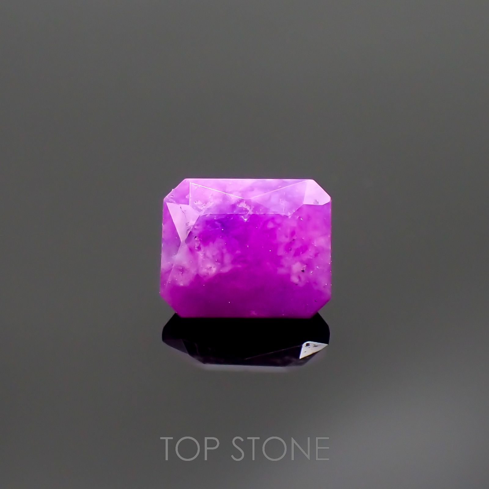 スギライト 南アフリカ産 1.02ct[221018317]6.6x5.4mm前後