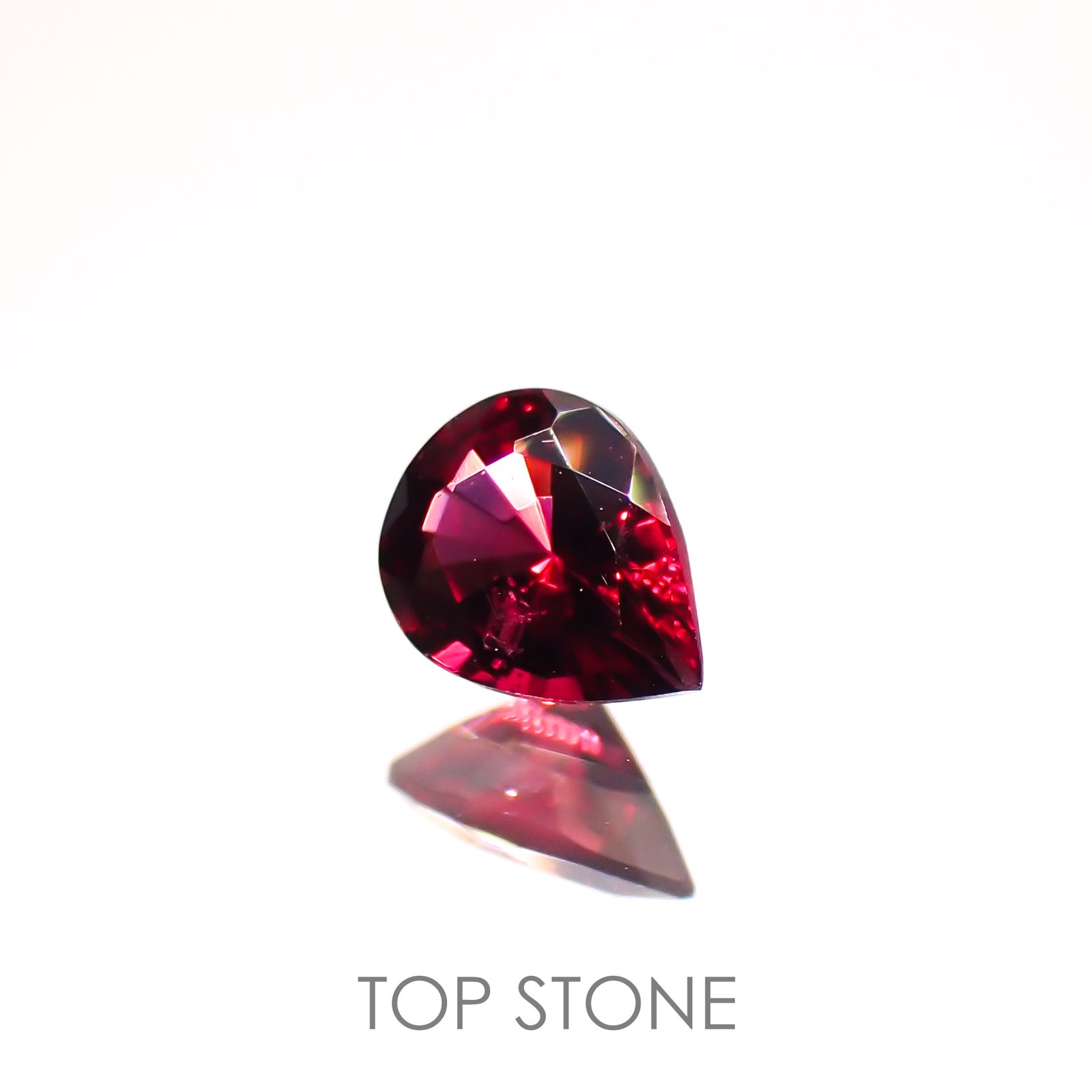 レッドスピネル(宝石名レッド・スピネル)タンザニア産 0.27ct 識別済[220114331]4.8x3.7mm前後