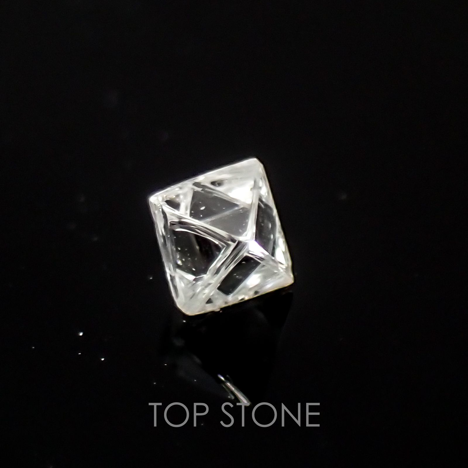 ソーヤブルダイヤモンド 原石 ロシア産 ルース 0.076ct[210310105]2.9×2.4mm前後