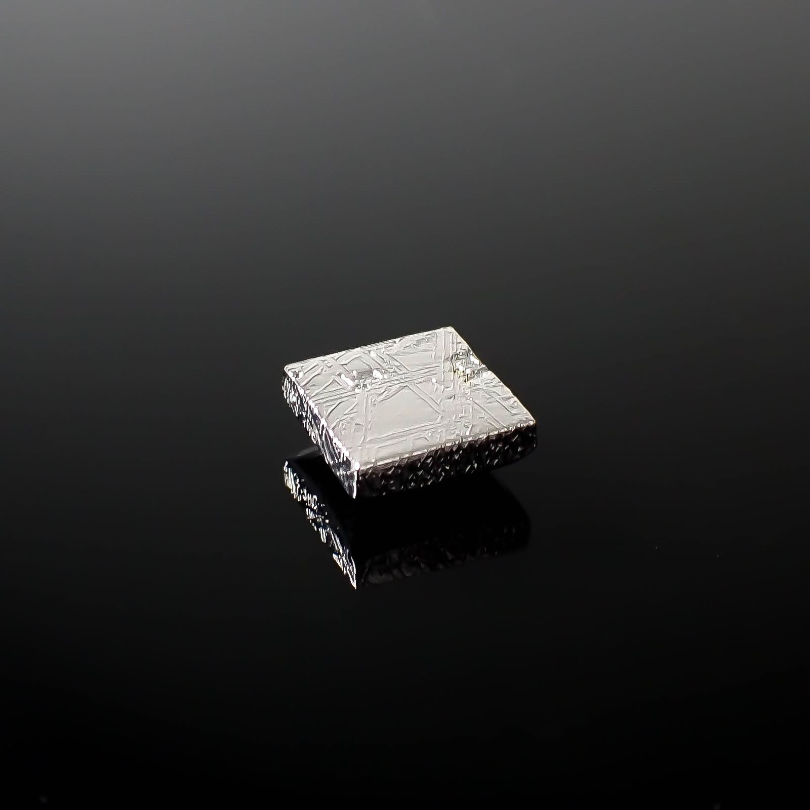 ムオニナルスタ隕石 発見地:スウェーデン 6.61ct[240125770]8x8mm前後