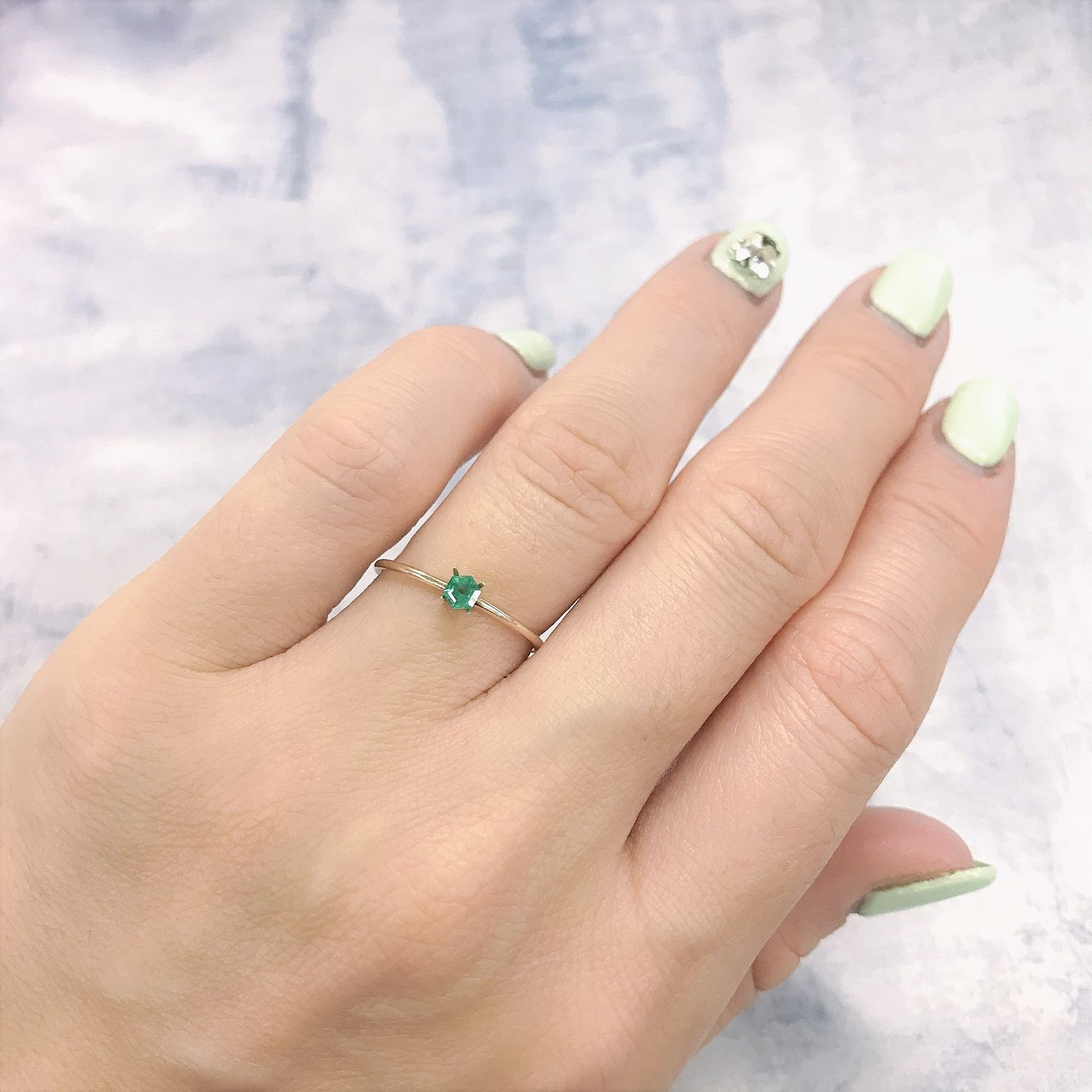 ◇ヘキサゴンカット◇エメラルド(宝石名エメラルド)ザンビア産 0.12ct 識別済[220115192]3x2.9mm前後