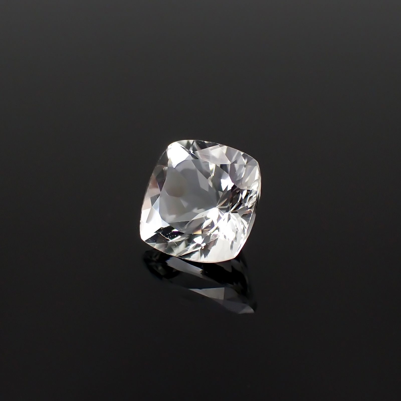 ゴッシェナイト パキスタン・ヒマラヤ産 1.48ct[230421830]7x7mm前後