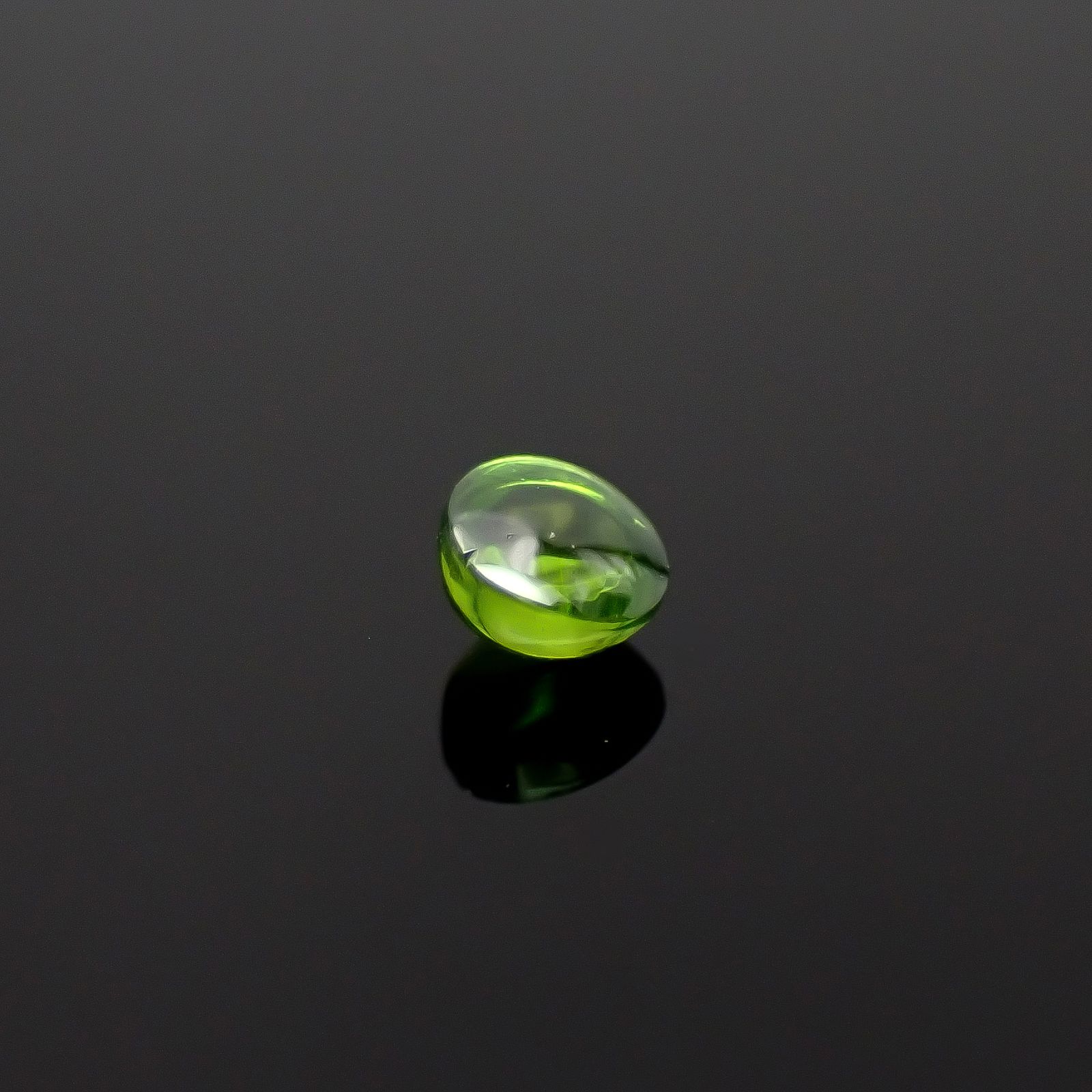 デマントイドガーネット ロシア産 0.068ct[240628252]2.1x2.1mm前後