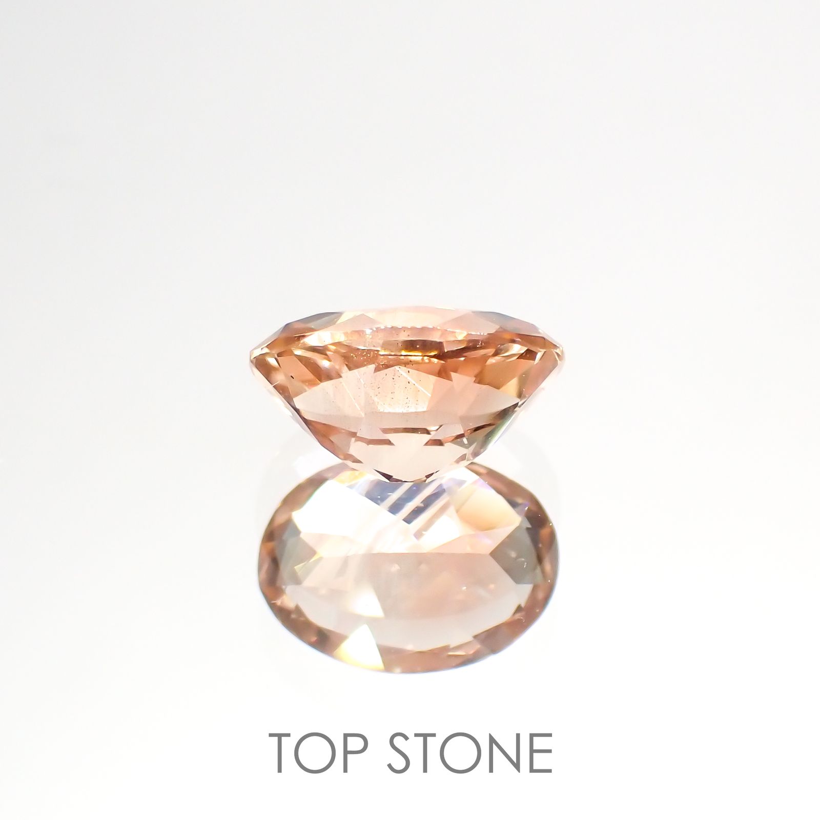オレゴンサンストーン(宝石名ラブラドライト) アメリカ・オレゴン州産 0.89ct 識別済[21018887]7.4×5.4mm前後