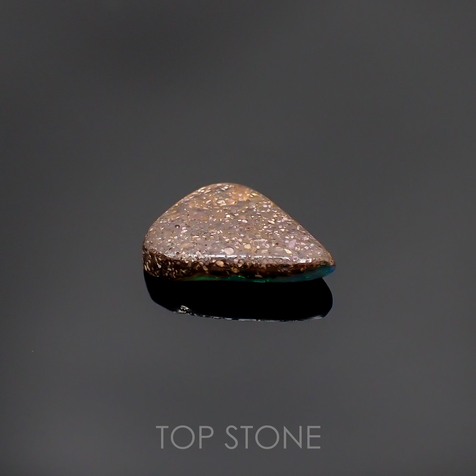 ボルダーオパール 原石磨き(宝石名ボルダー・オパール) オーストラリア産 1.964ct ソ付(彩珠)[210611310]12.2×8.3mm前後