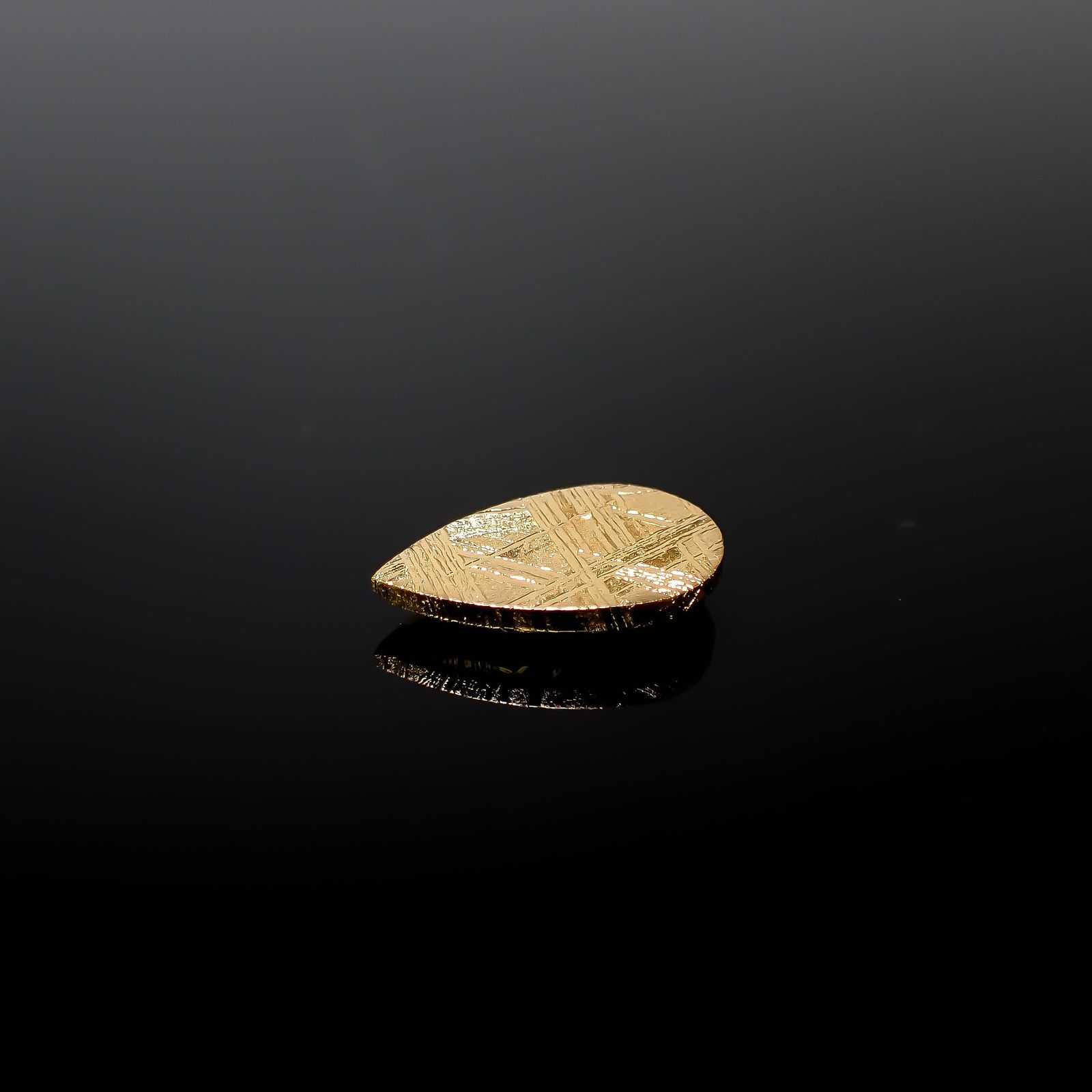 ムオニナルスタ隕石 発見地:スウェーデン 9.22ct[240125822]15.7x9.9mm前後