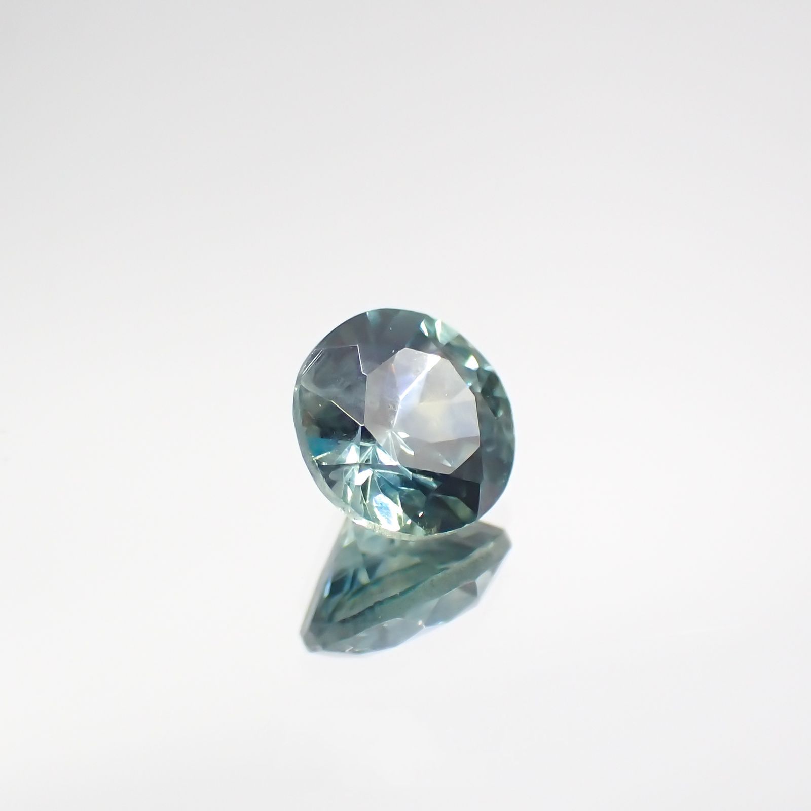 モンタナサファイア アメリカ合衆国産 ルース 0.65ct[210712113]4.9×4.9mm前後