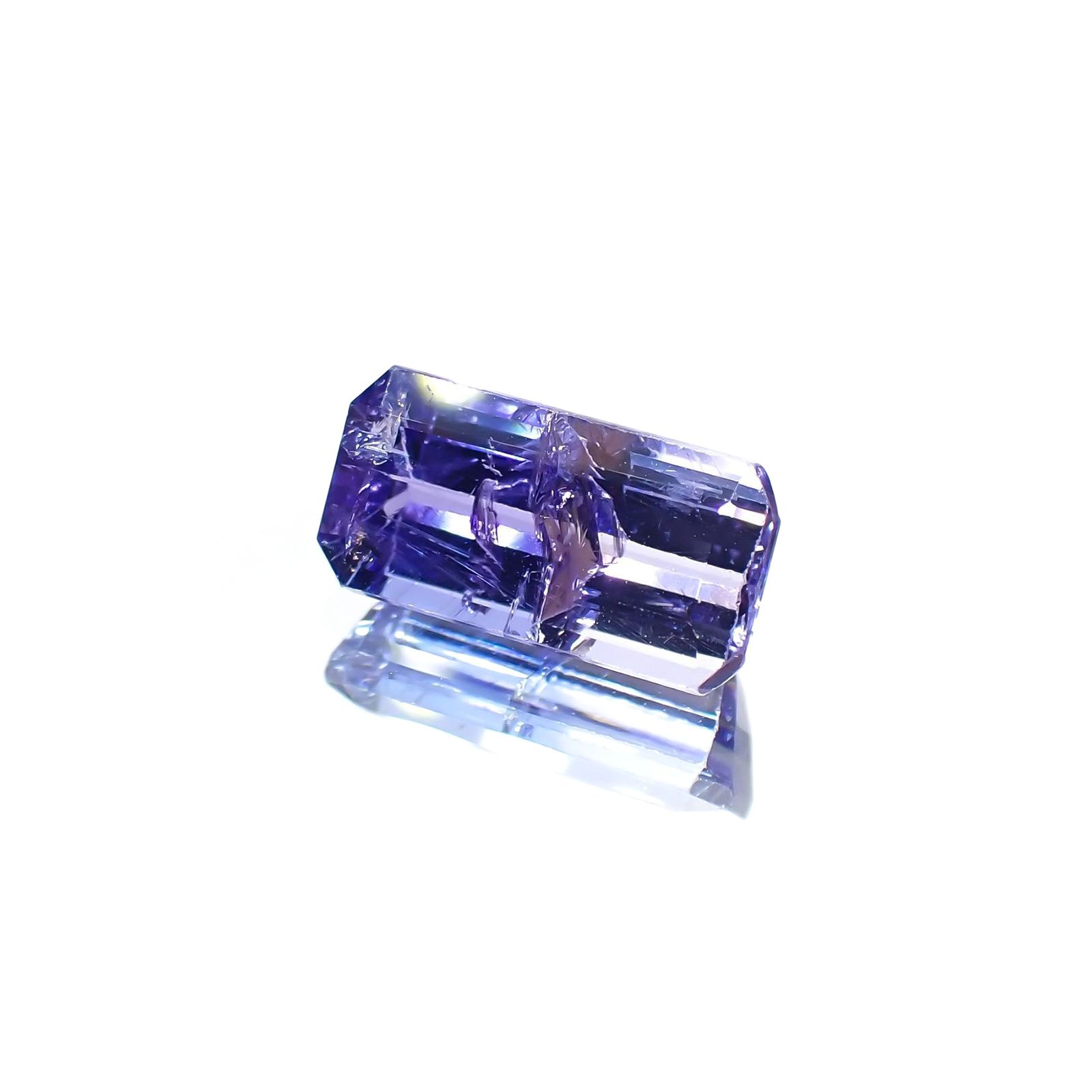 バイカラータンザナイト(宝石名バイカラー・ゾイサイト) タンザニア産 ソ付(彩珠) 2.144ct / 10.3x5.2mm前後 [210410780]