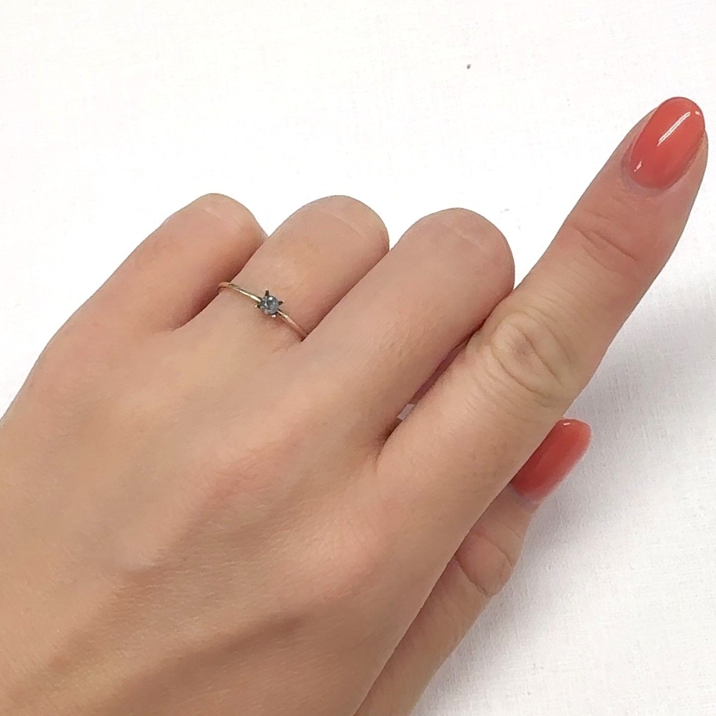 シルキーアレキサンドライト ブラジル・ミナスジェライス州ヘマチタ鉱山産 0.10ct[240929058]2.9x2.8mm前後