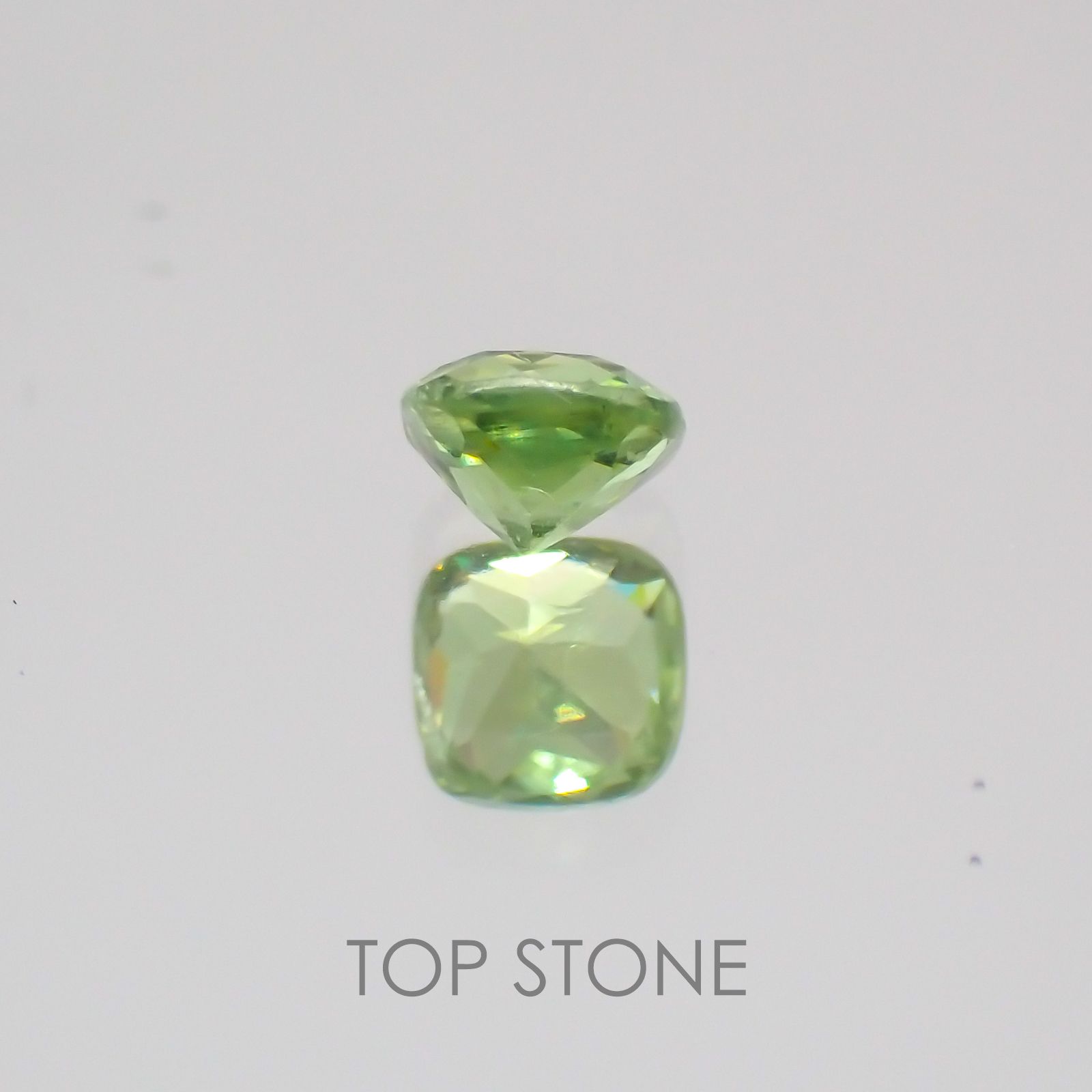 デマントイドガーネット ナミビア産 ルース 0.21ct[21029892]3.2×3.2mm前後