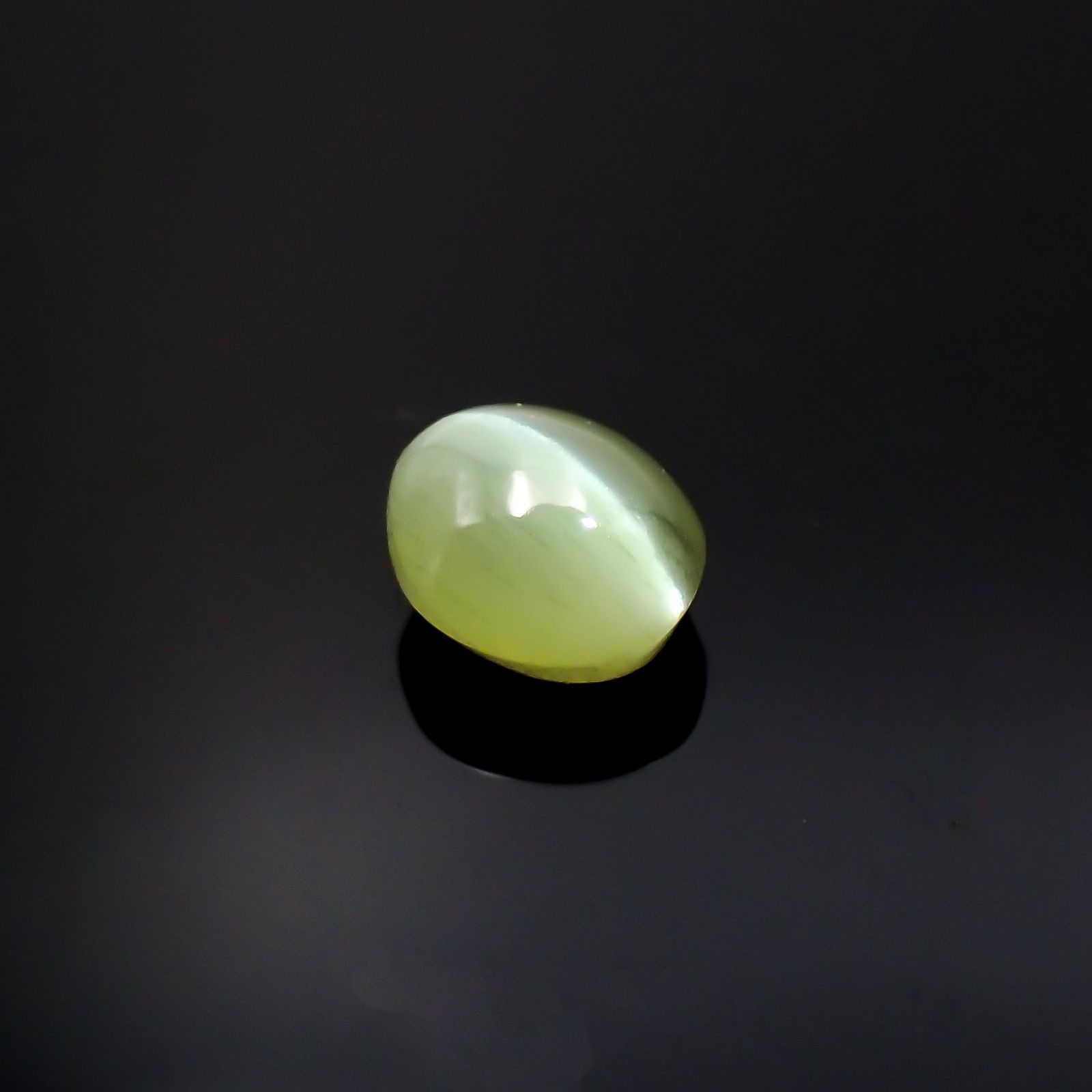 クリソベリルキャッツアイ スリランカ産 0.18ct[221018247]3.2x2.8mm前後