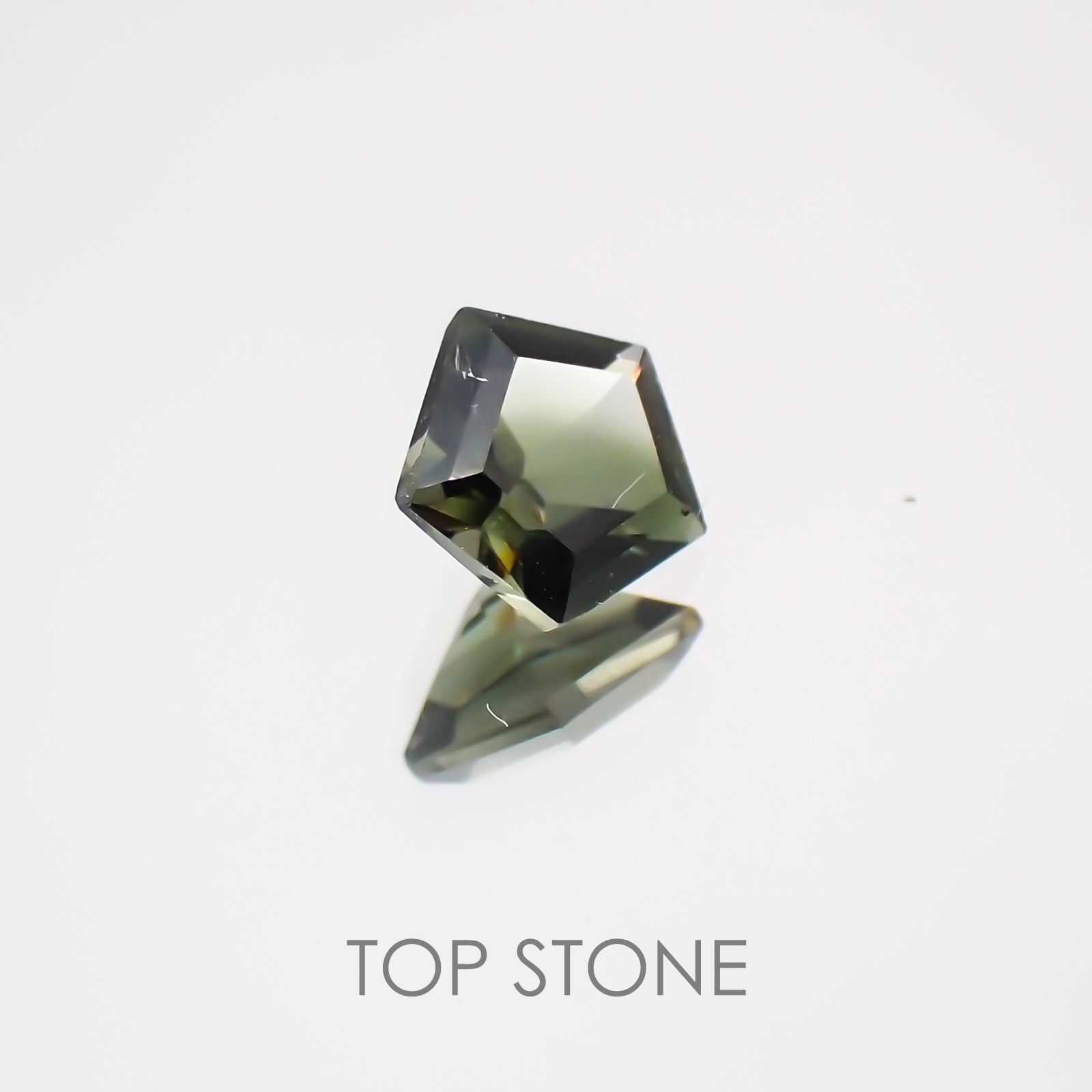 ◇ペンタゴンカット◇グリーントルマリンSA(宝石名グリーン・トルマリン) ブラジル/アフリカ産 0.22ct 識別済[21029546]4.1×4.1mm前後