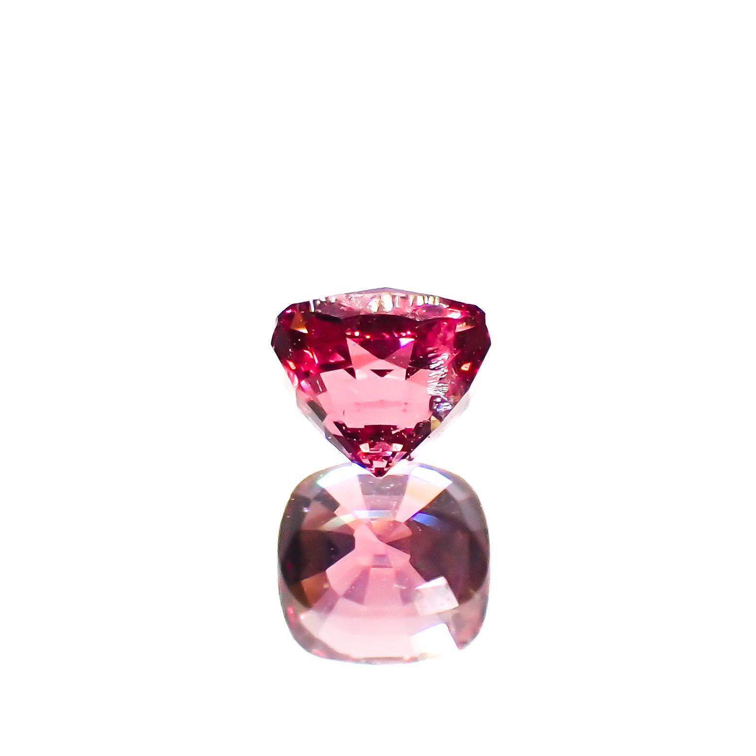 ホットピンクスピネル タンザニア産 0.31ct[231224513]3.6x3.4mm前後