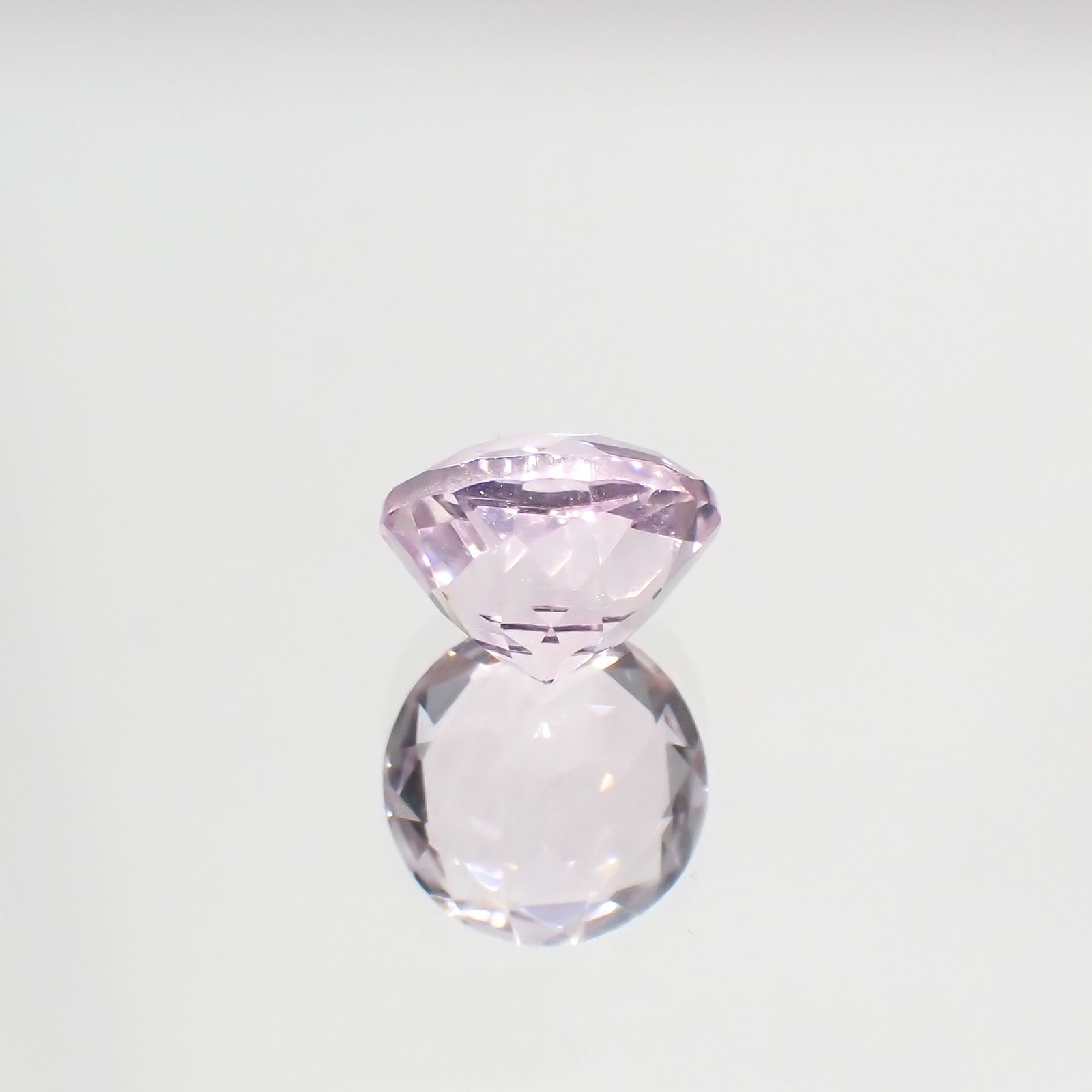 ピンクフローライト(宝石名フルオライト)ブラジル産 3.14ct 識別済[220115126]8.9x8.8mm前後