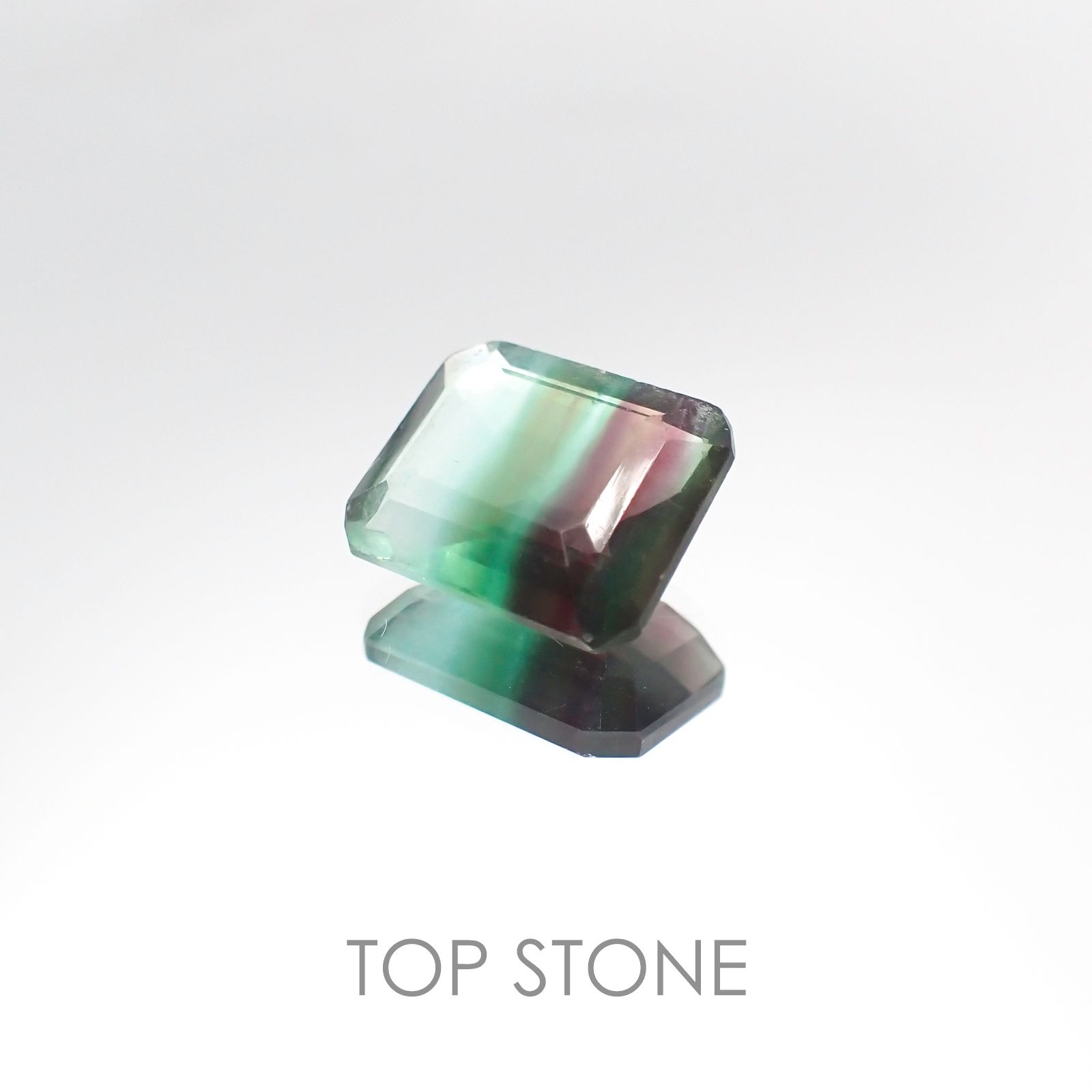 パーティカラーフローライト(宝石名パーティカラード・フルオライト) ブラジル産 4.78ct 識別済[20106394]11×9mm前後