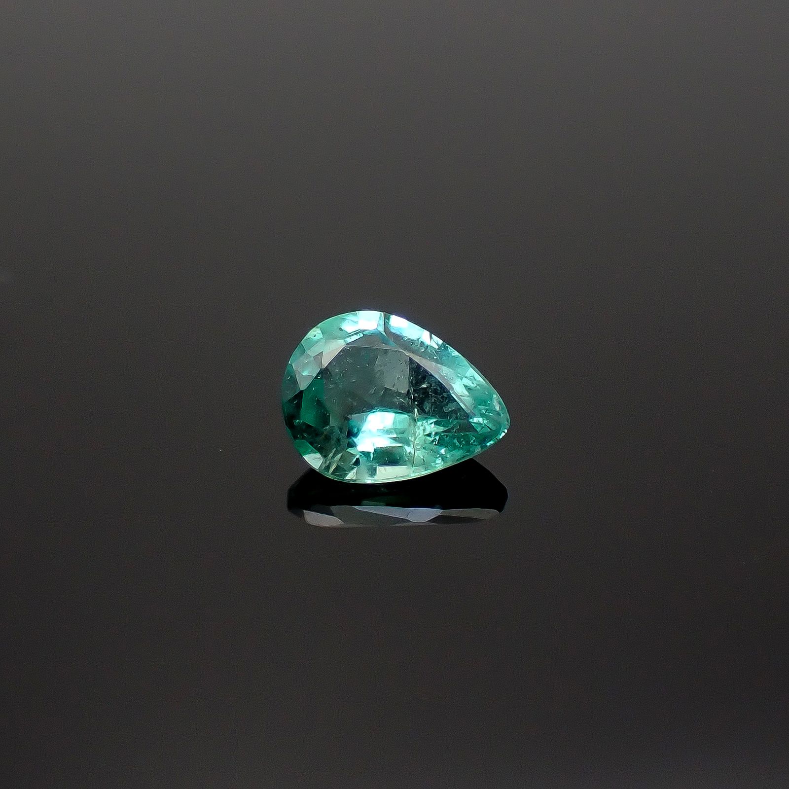 ブルーエメラルド(ブルーグリーンベリル) ザンビア産 0.22ct ブルーエメラルド(ブルーグリーンベリル) ザンビア産 0.22ct