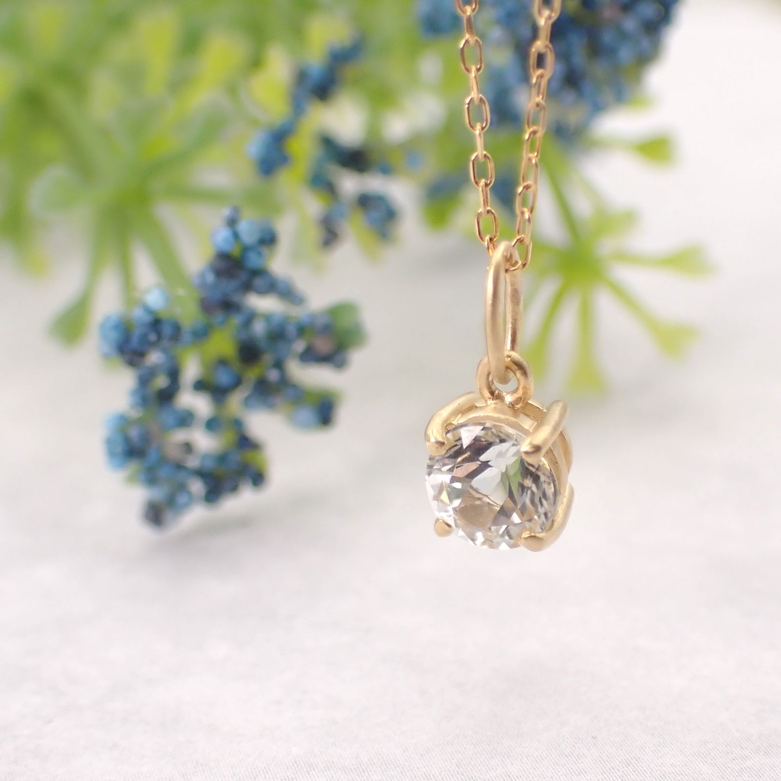 ペンダント空枠：石留め▶アクロアイト（お客様製作例）