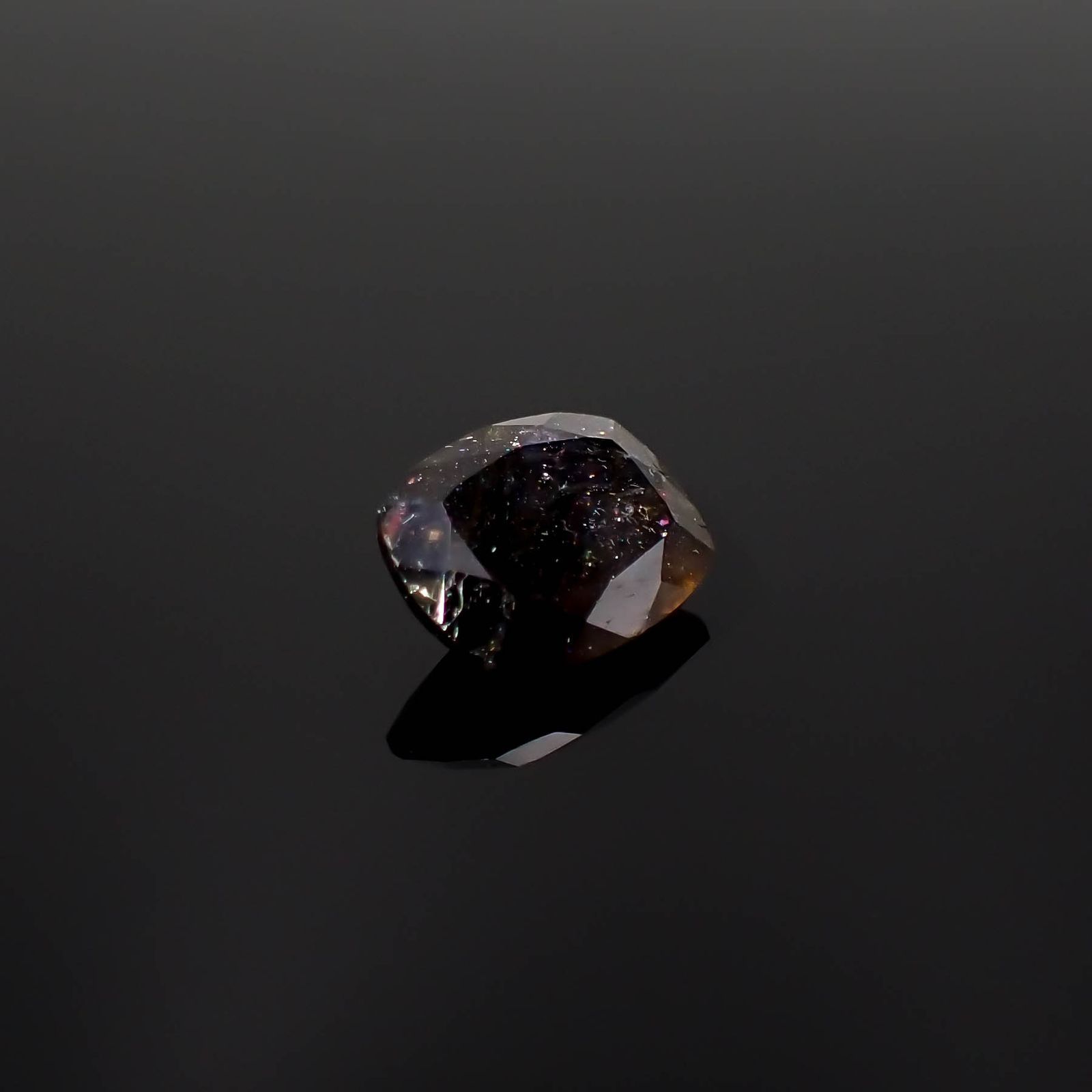 ブラッドショットアイオライト インド産 2.33ct[230321206]10.6x8.2mm前後