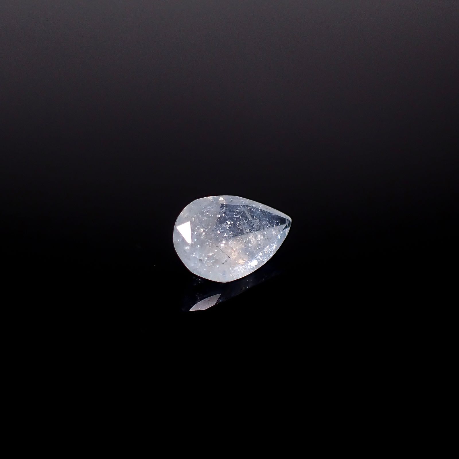 イリデッセンスアクアマリン ブラジル産 0.75ct / 8.5x5.6mm前後 [250730846]