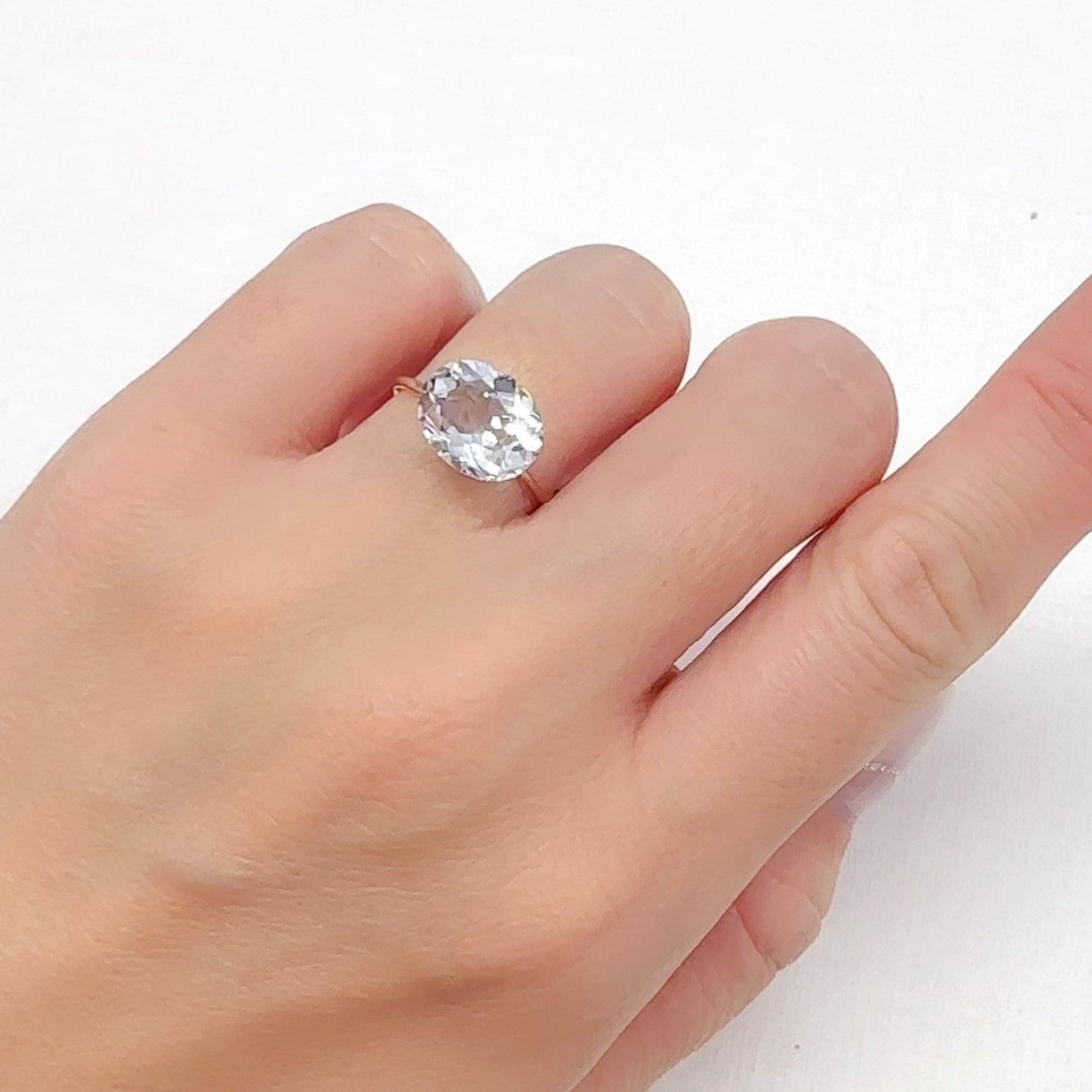 オーソクレース(宝石名ホワイト・オーソクレース)マダガスカル産 2.94ct 識別済[240627999]11x9mm前後