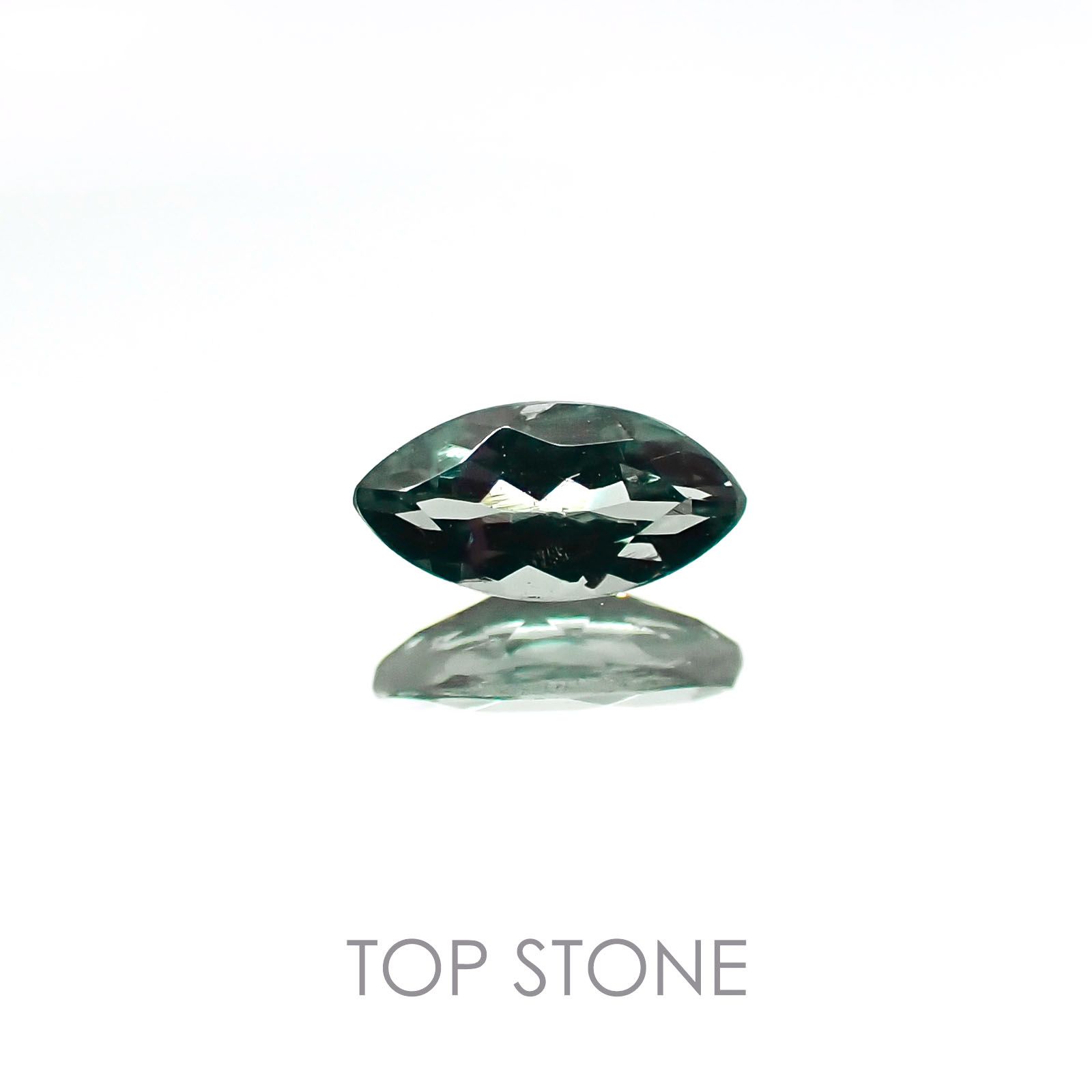 カラーチェンジガーネット(アレキタイプ)(宝石名ガーネット/カラーチェンジタイプ) マダガスカル・ベキリー産 0.18ct 識別済[20106600]5.1×2.6mm前後