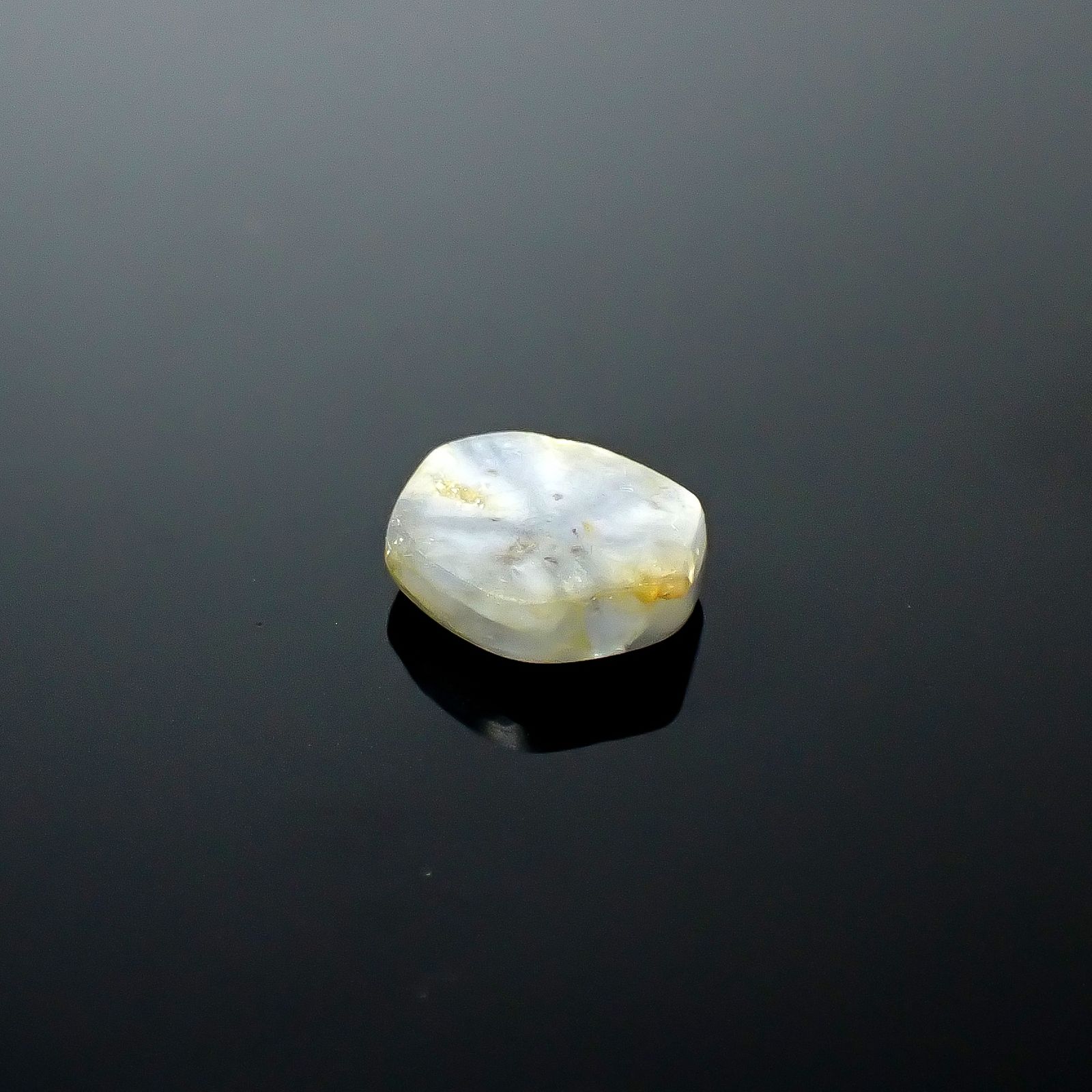 トラピッチェサファイア 原石スライス磨き(宝石名トラピッチェ・サファイア)ミャンマー産 3.05ct 識別済[250830986]9.4x8.2mm前後