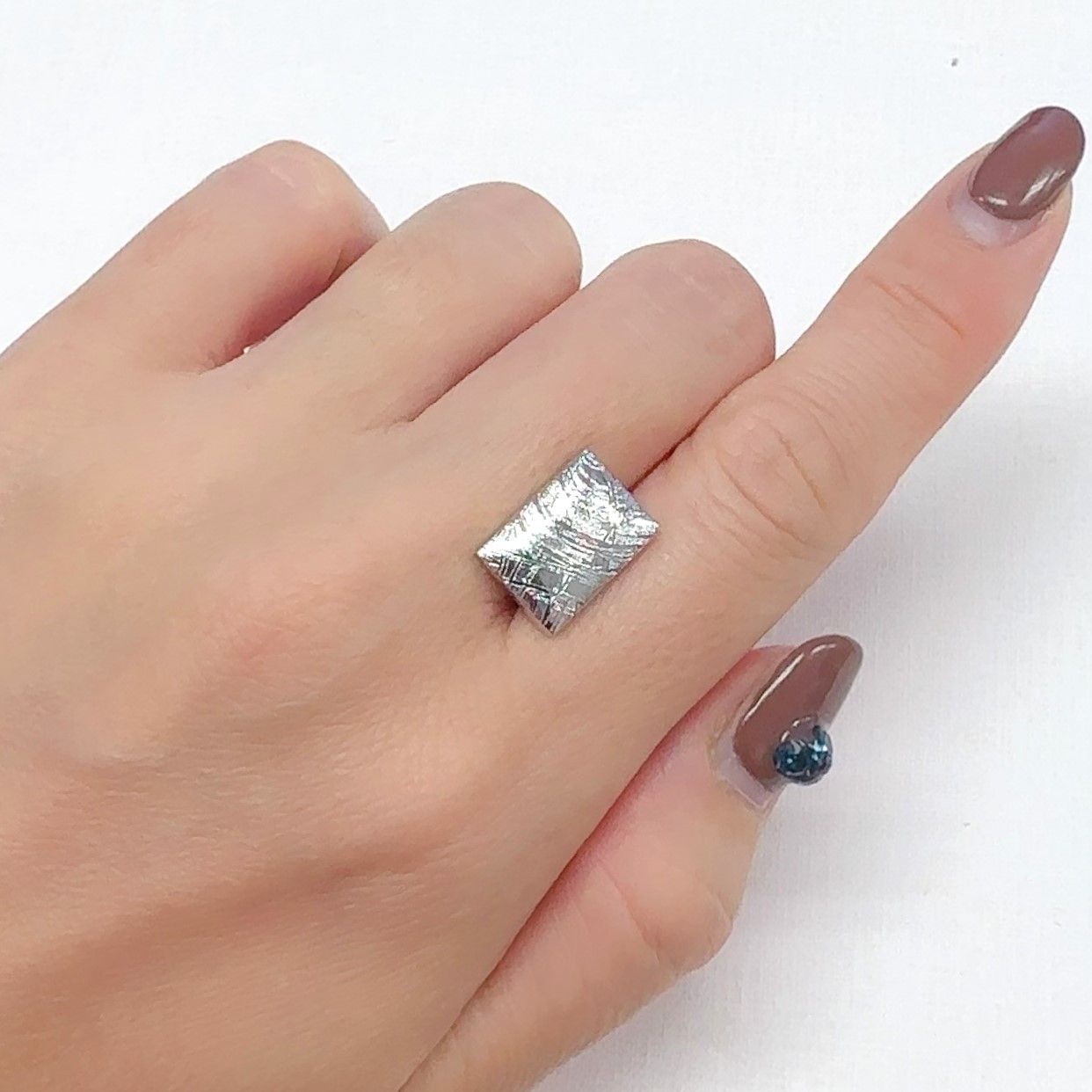 ムオニナルスタ隕石 発見地:スウェーデン 11.98ct[240125785]13.8x9.9mm前後