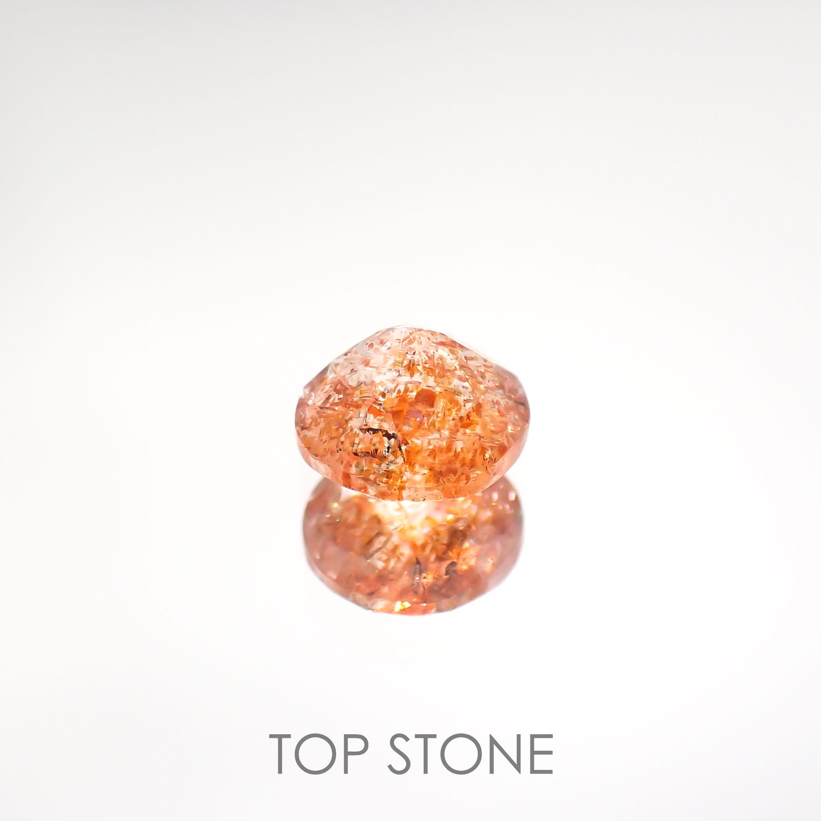 イリュージョンサンストーン(宝石名フェルドスパー) タンザニア産 0.73ct 識別済[210812302]5.8×5.8mm前後