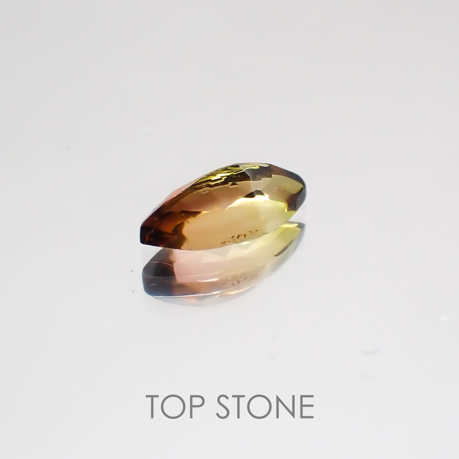 バイカラートルマリン(宝石名バイカラー・トルマリン) ブラジル産 0.58ct 識別済[21019007]7.9×3.9mm前後