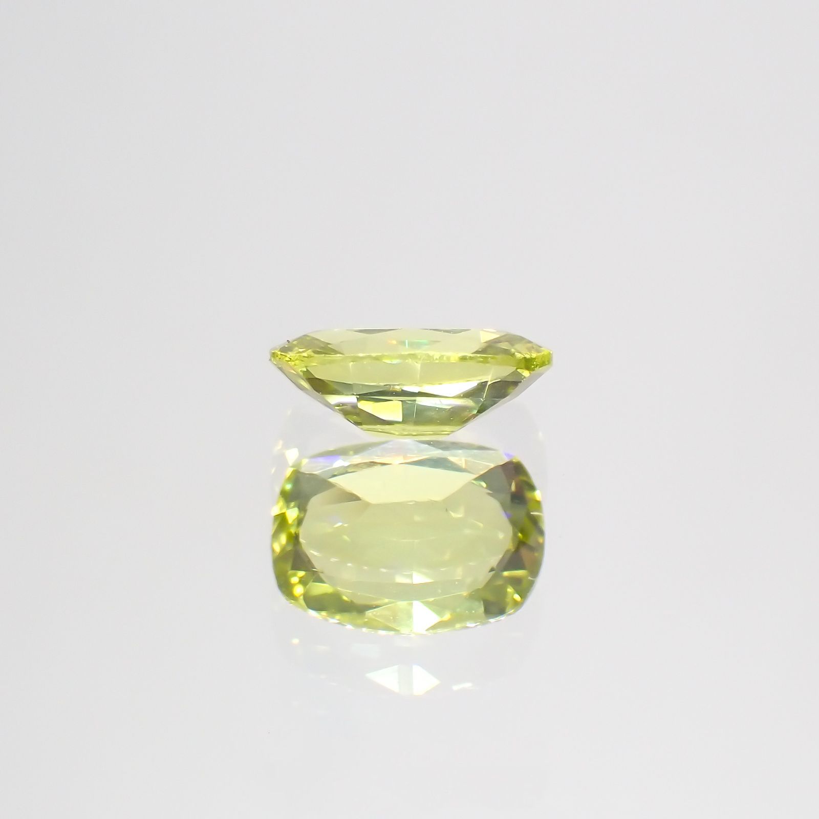 クリソベリル(宝石名クリソベリル)マダガスカル産 0.49ct 識別済[220114490]5.7x4.4mm前後
