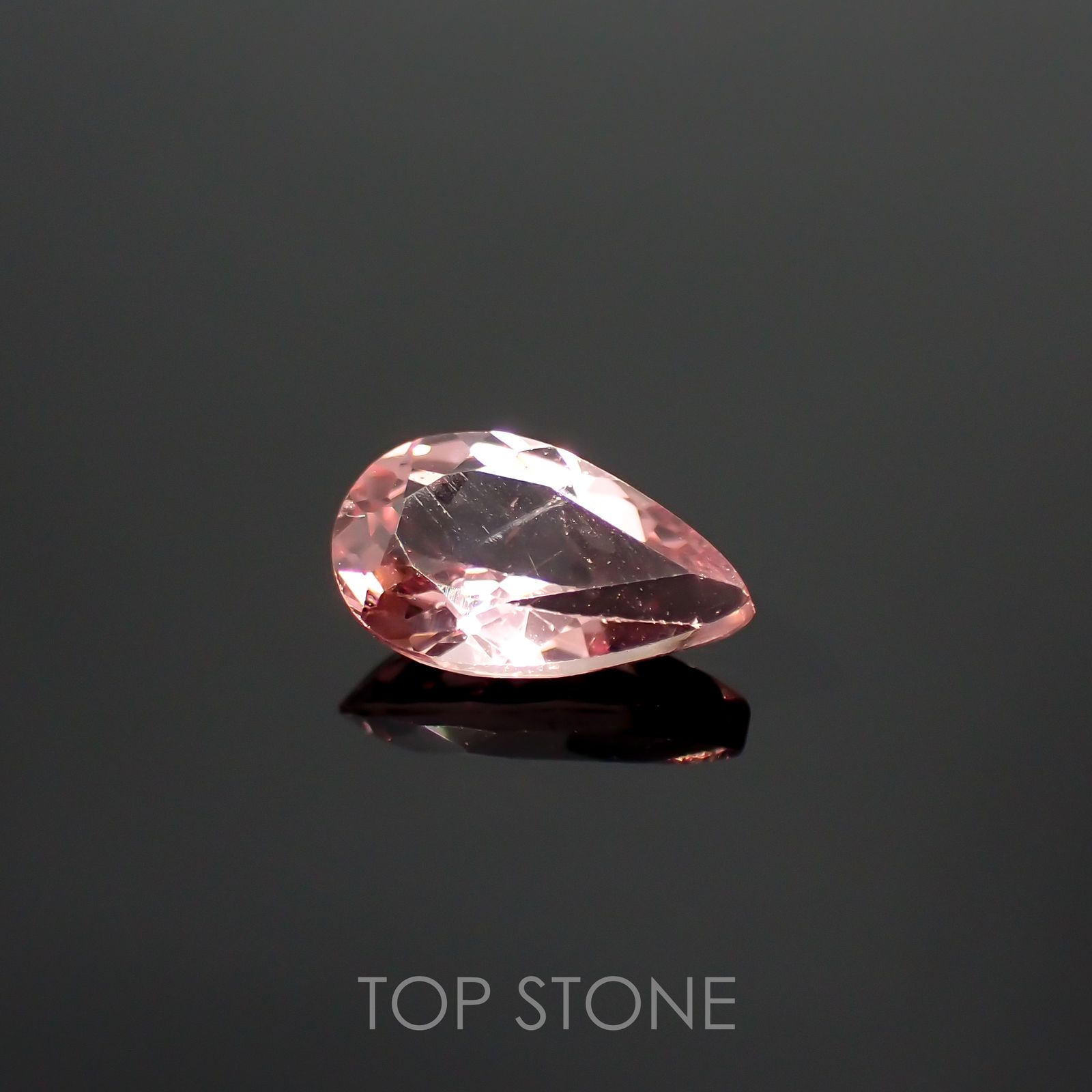 ピンクアパタイト(宝石名アパタイト) ブラジル産 0.66ct 識別済[210812458]7.8×4.7mm前後