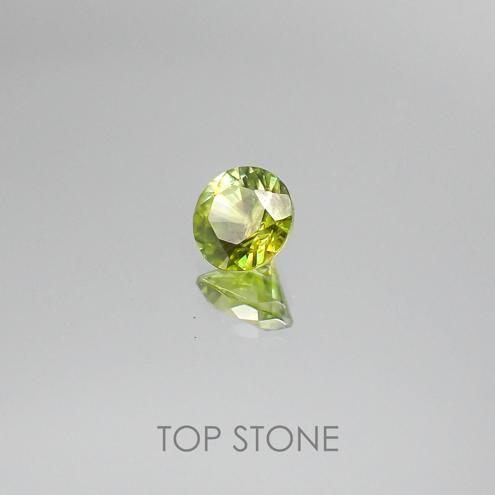 スフェーン(宝石名スフェーン) マダガスカル産 0.57ct 識別済[20073869]5.1×5..1mm前後