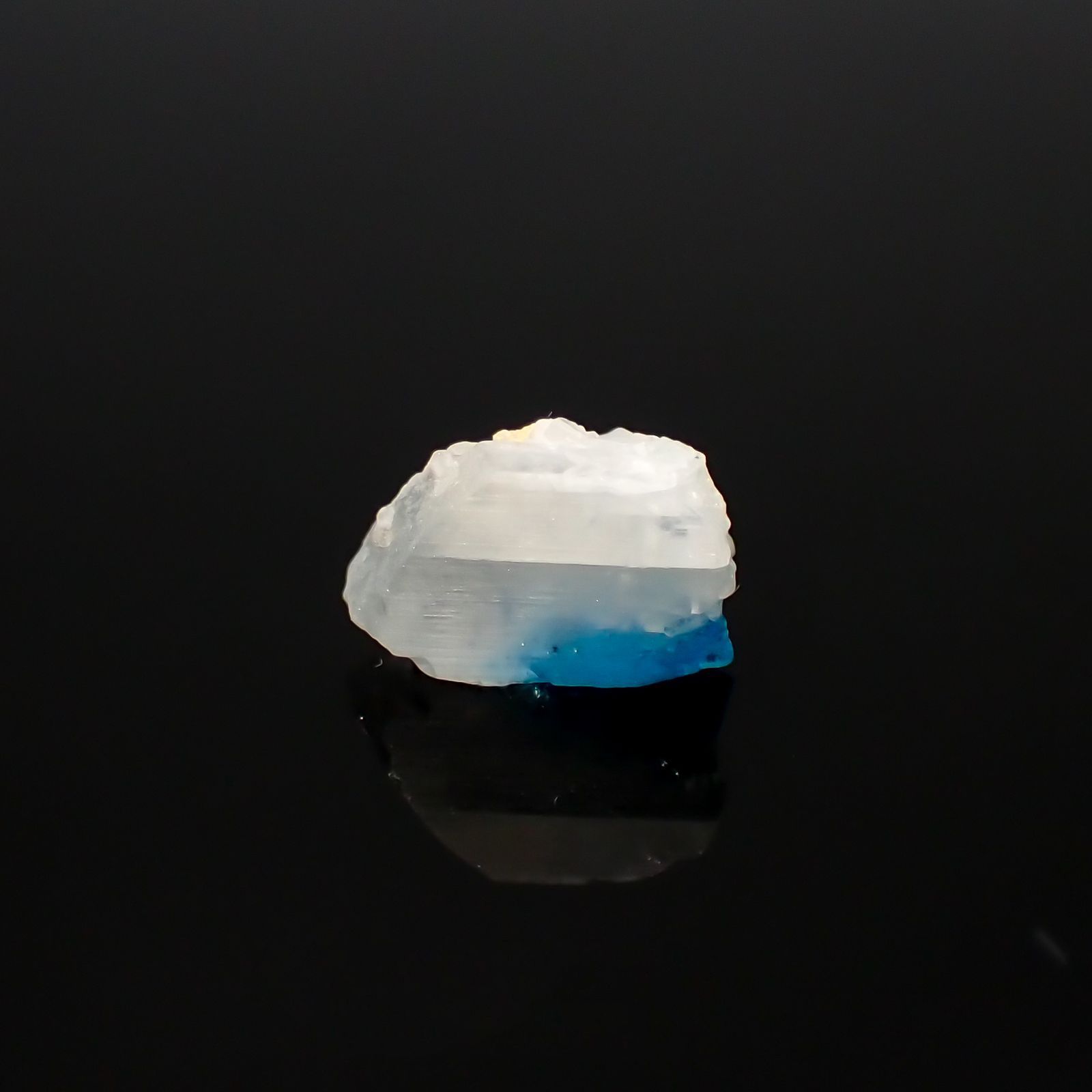 ユークレース 原石 ブラジル産 2.47ct[220115353]8.9x8.3mm前後