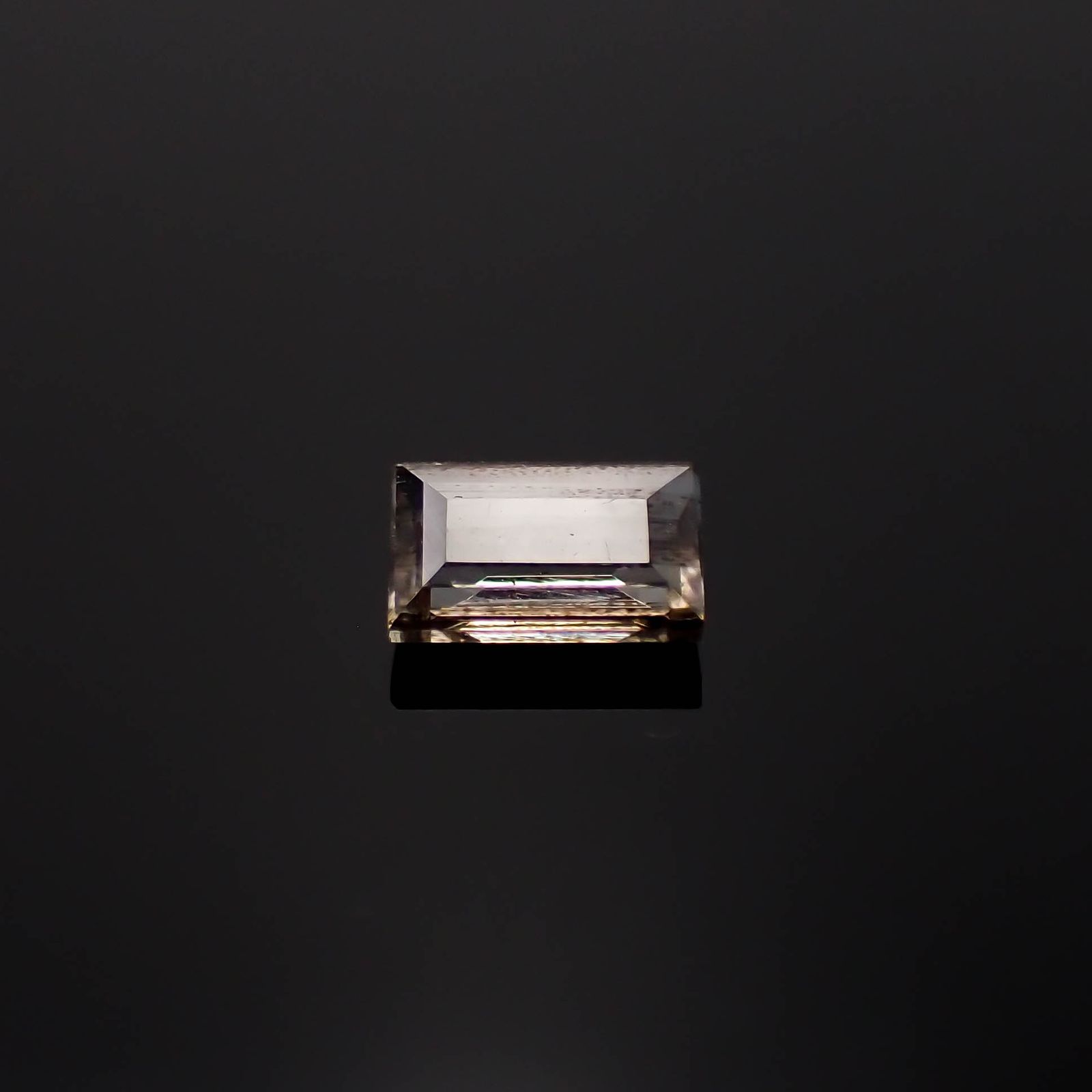 レインボースキャポライト  ブラジル産 0.44ct[240125522]6.2x3.9mm前後