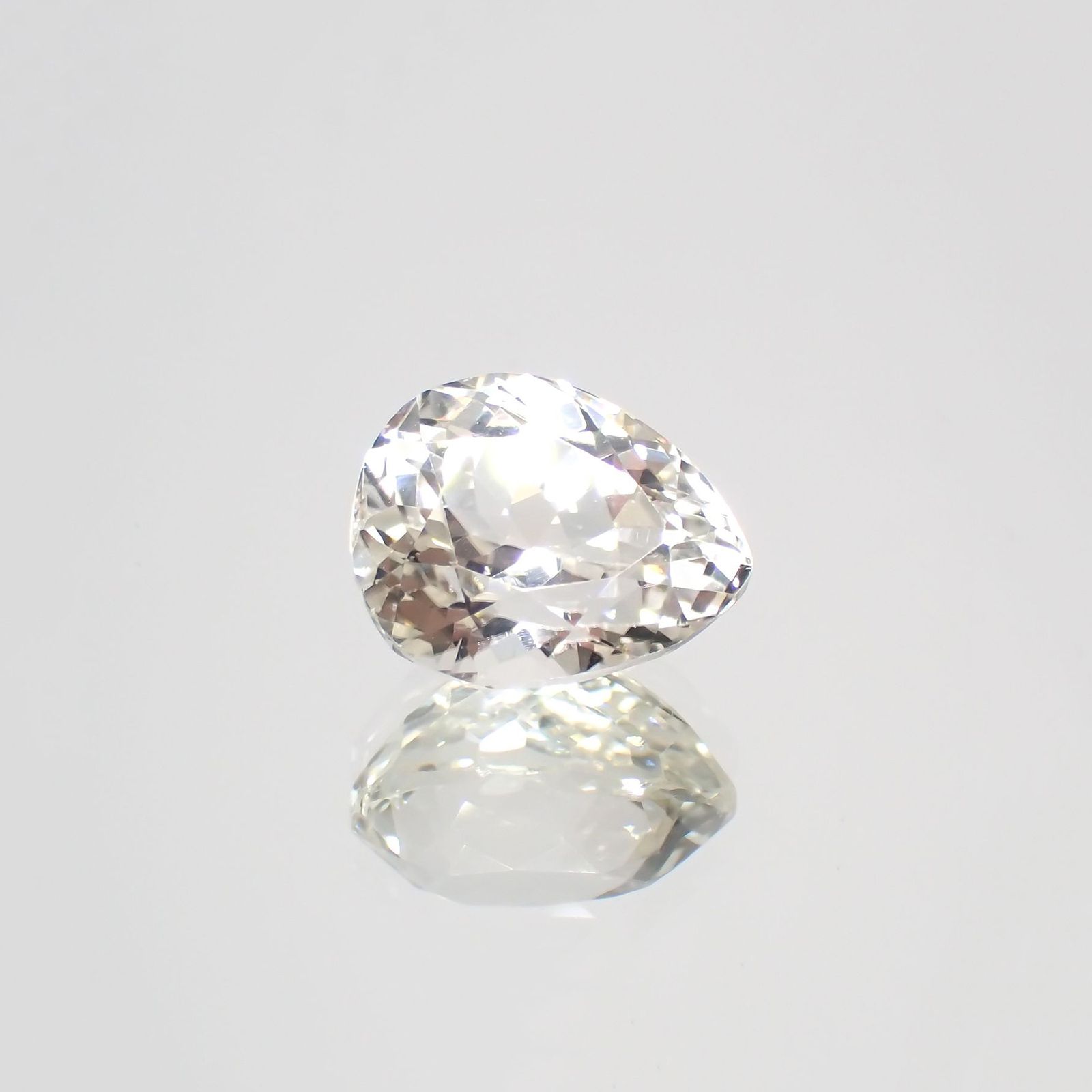 イエロースポジュミン(宝石名スポジュミン)アフガニスタン産 4.59ct 識別済[251113702]11x8.8mm前後
