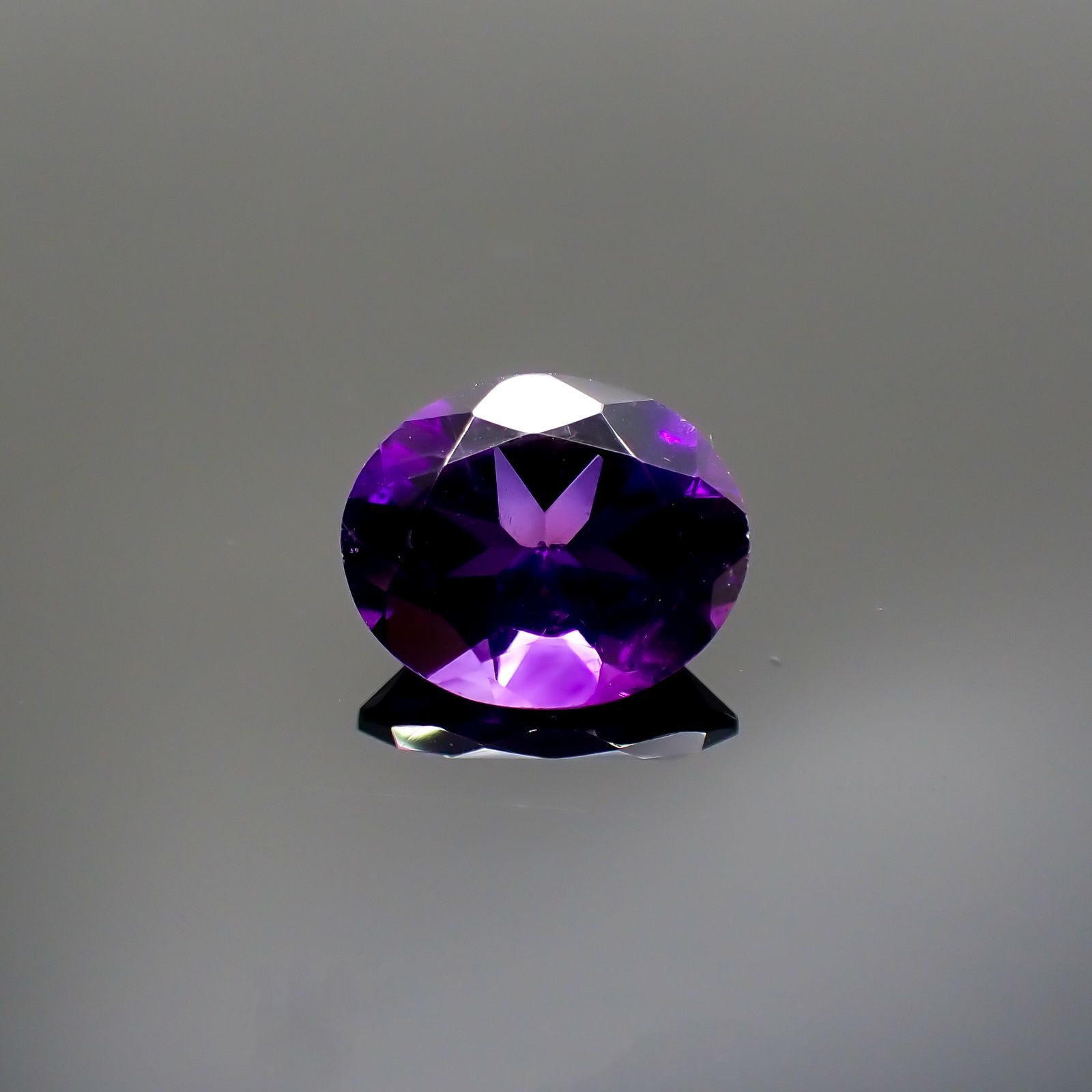 カラーシフトアメジスト(宝石名アメシスト)ブラジル/ウルグアイ産 3.72ct 識別済[220113974]12.1x10mm前後