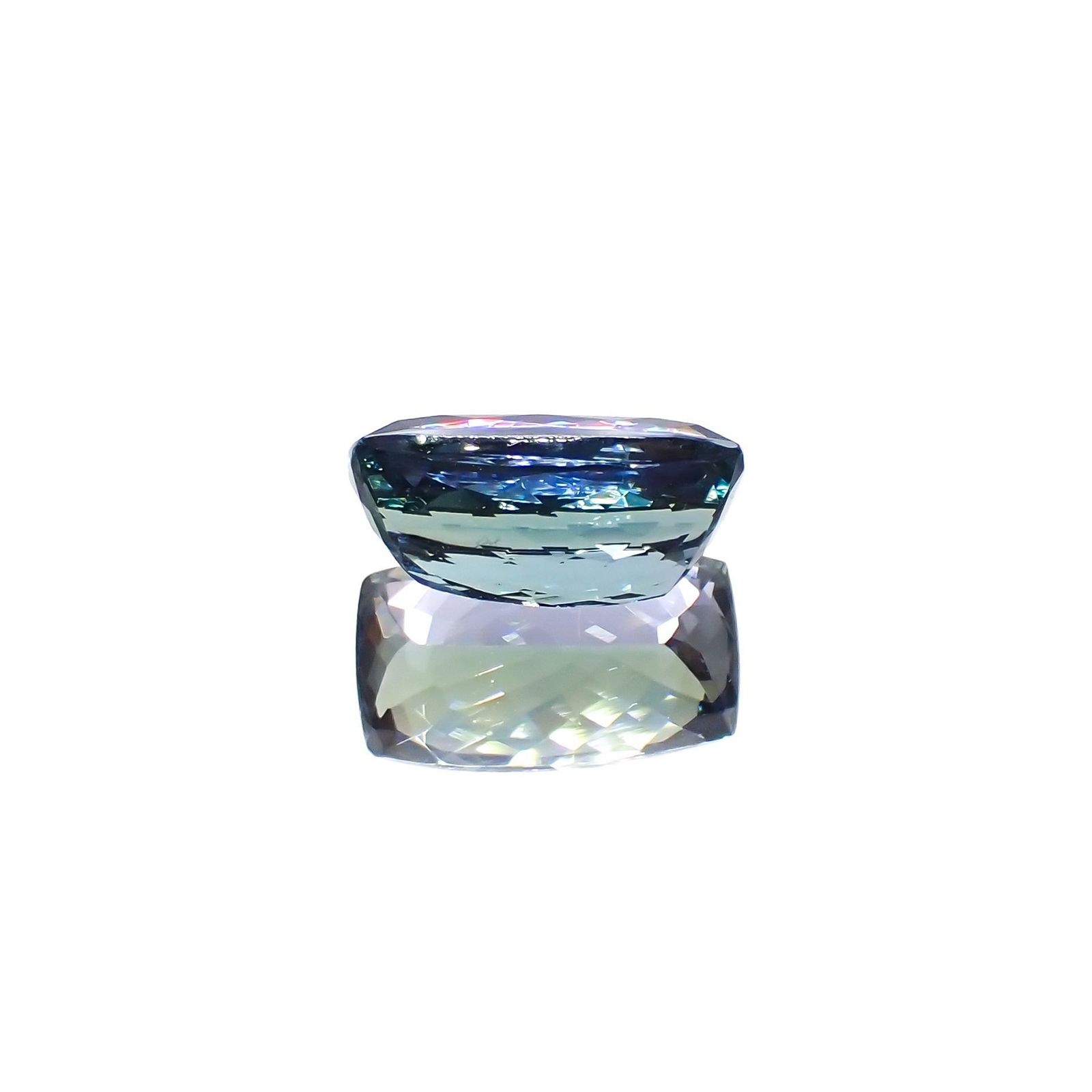 バイカラータンザナイト(宝石名ゾイサイト)タンザニア産 識別済 3.52ct / 11.5x6.7mm前後 [221119001]