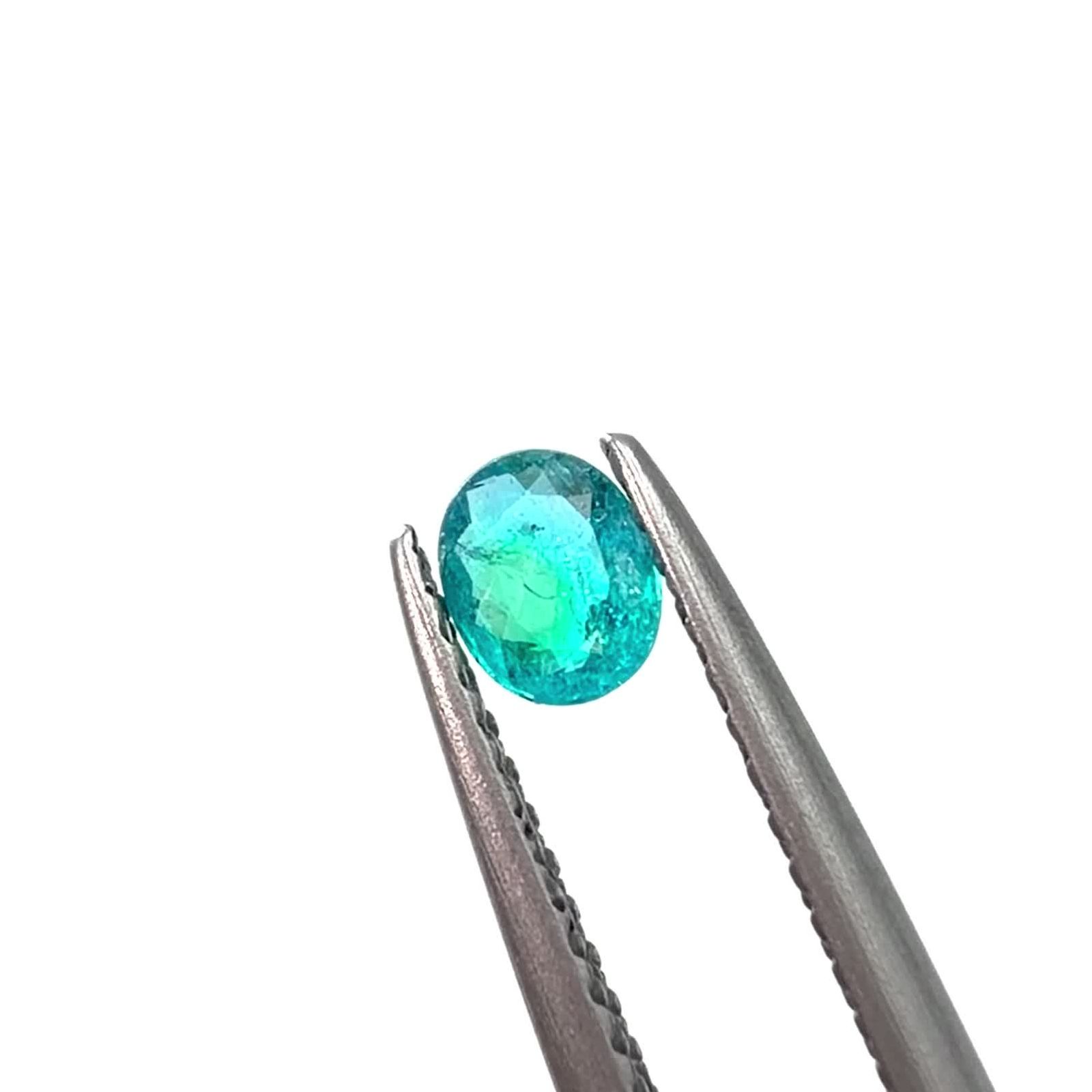 パライバトルマリン ブラジル産 0.25ct / 4.5x3.5mm前後 [251031352