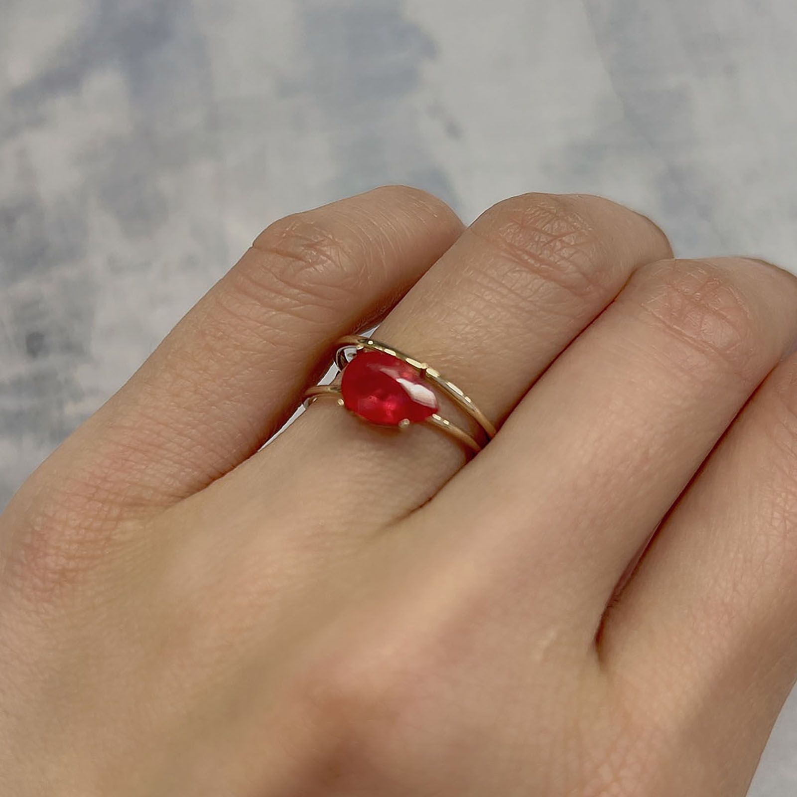 ロードナイト(宝石名ロードナイト)ブラジル産 1.25ct 識別済[220113935]9x5.9mm前後