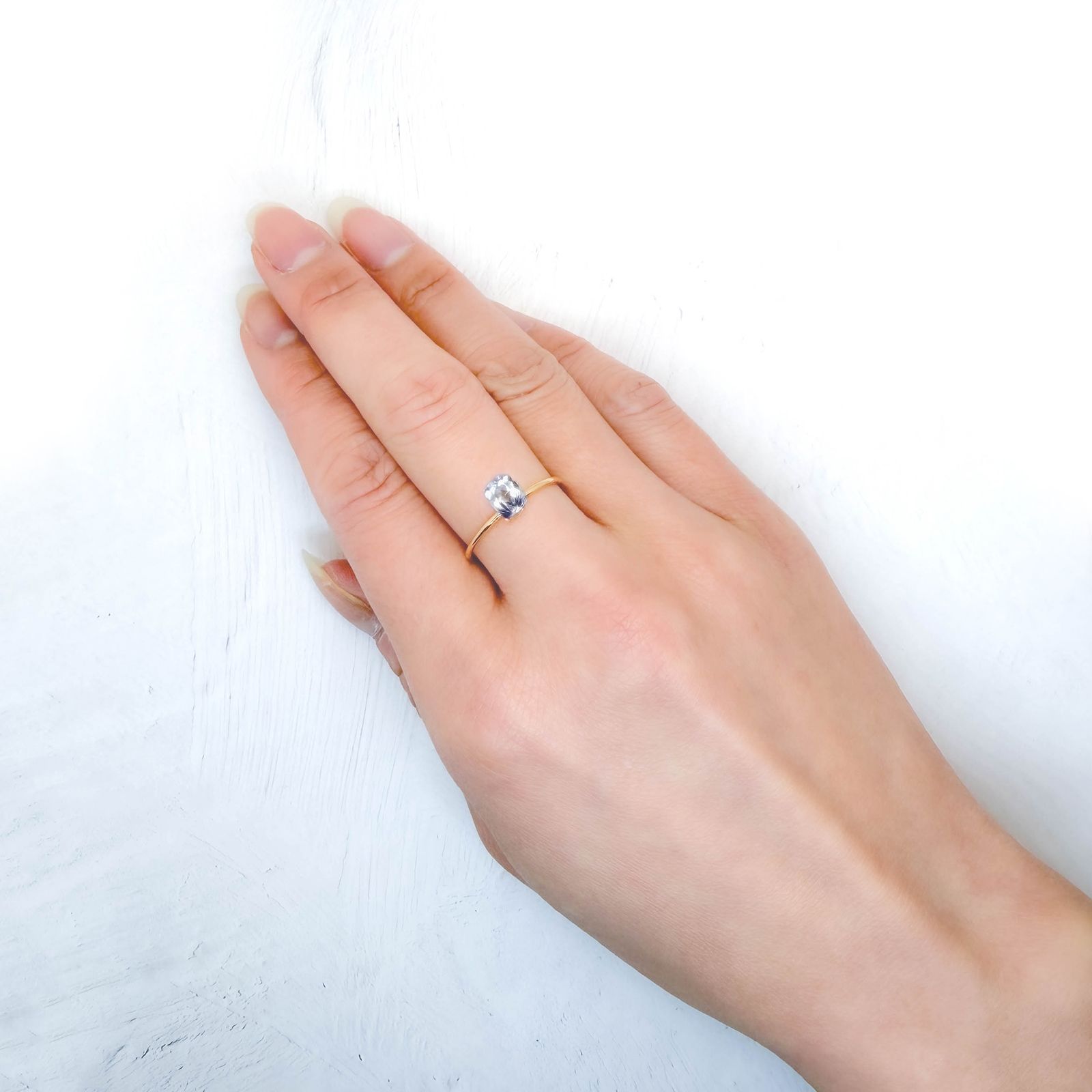 デュモルチェライトインクォーツ ブラジル産 0.66ct / 5.9x4.9mm前後 [260331842]