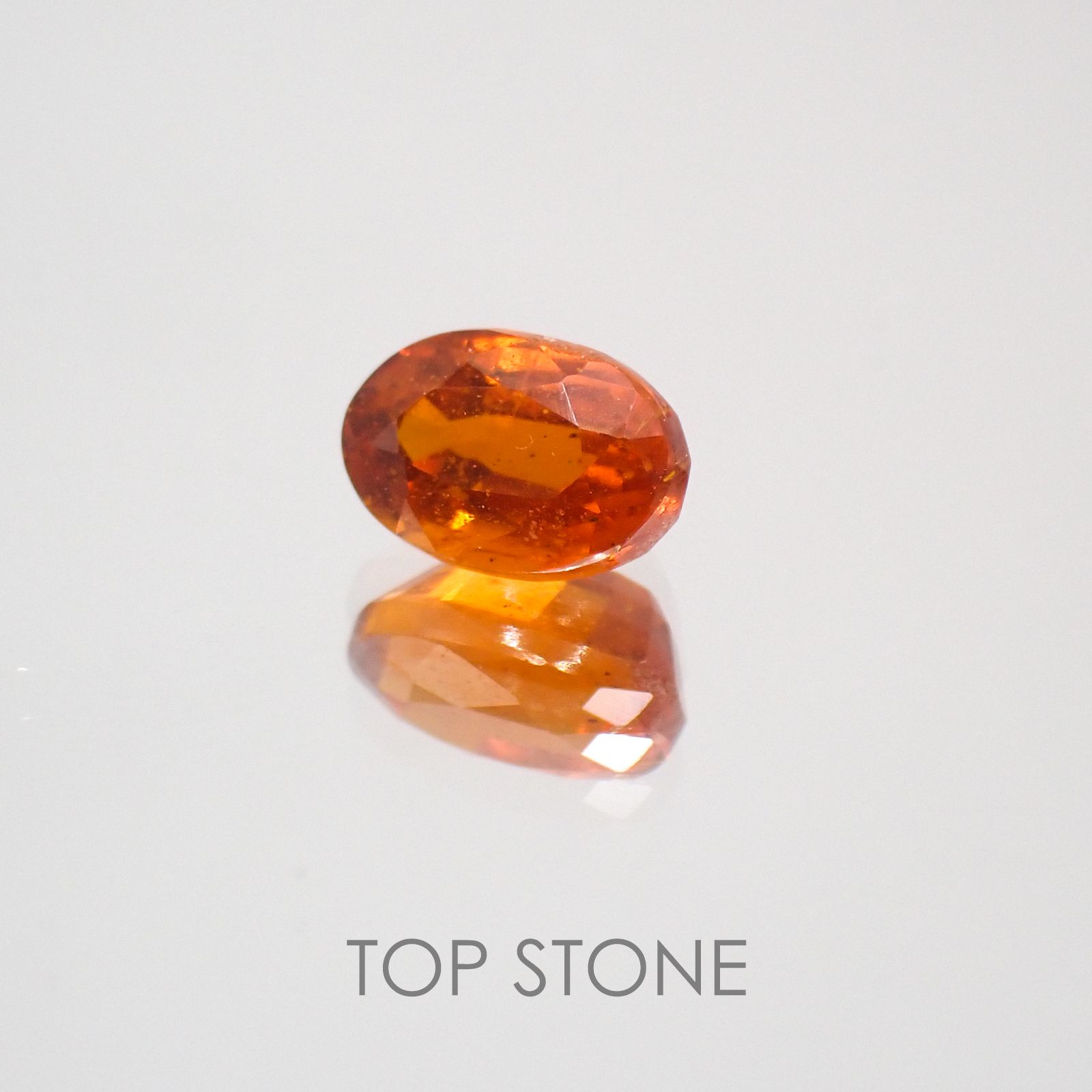 オレンジカイヤナイト タンザニア産 ルース 0.78ct[210310584]6.1×4mm前後