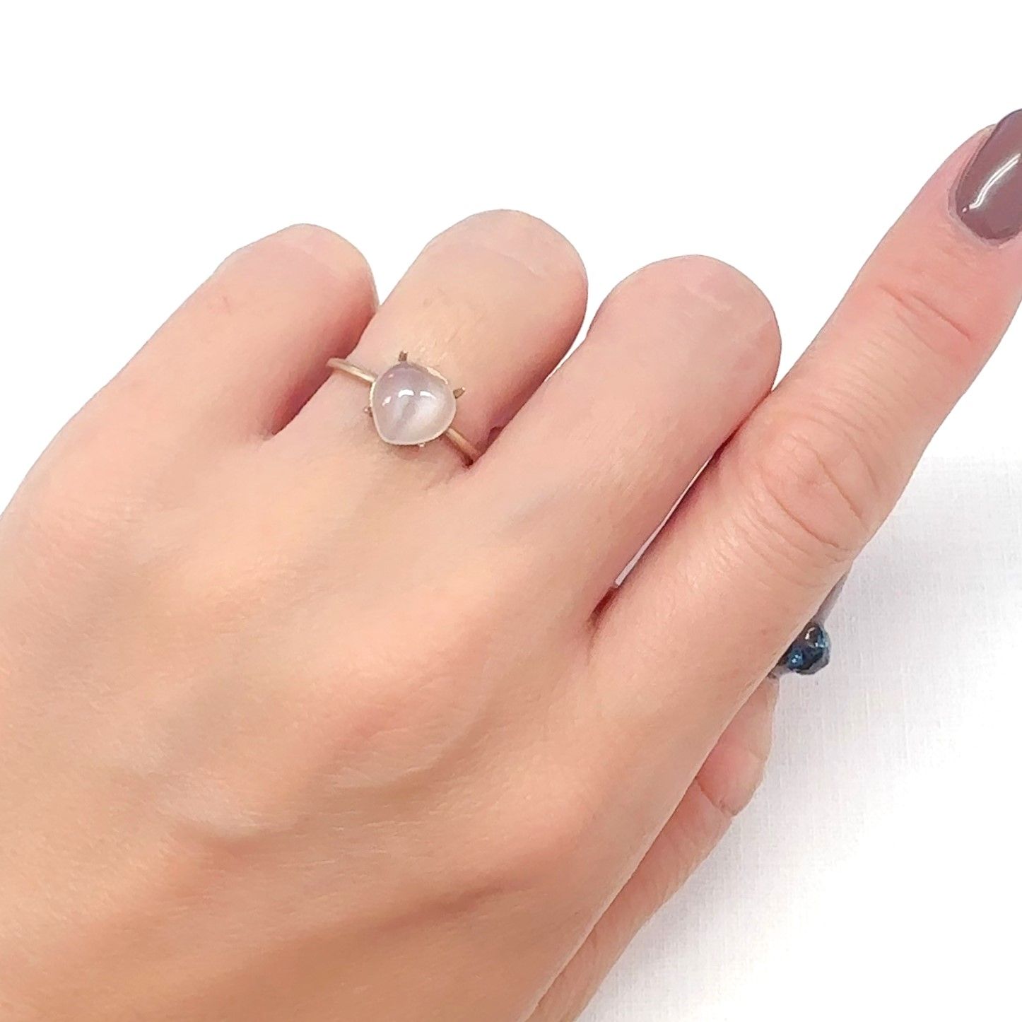 ムーンストーンキャッツアイ インド産 1.45ct[240527758]7.9x7.9mm前後