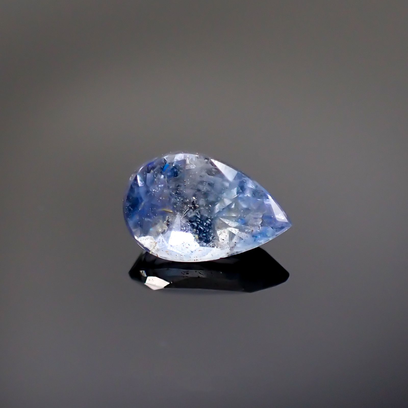 ジェレメジェバイト(宝石名エレメージェバイト)ナミビア産 0.450ct ソ付(彩珠)[230823133]6.4x4mm前後