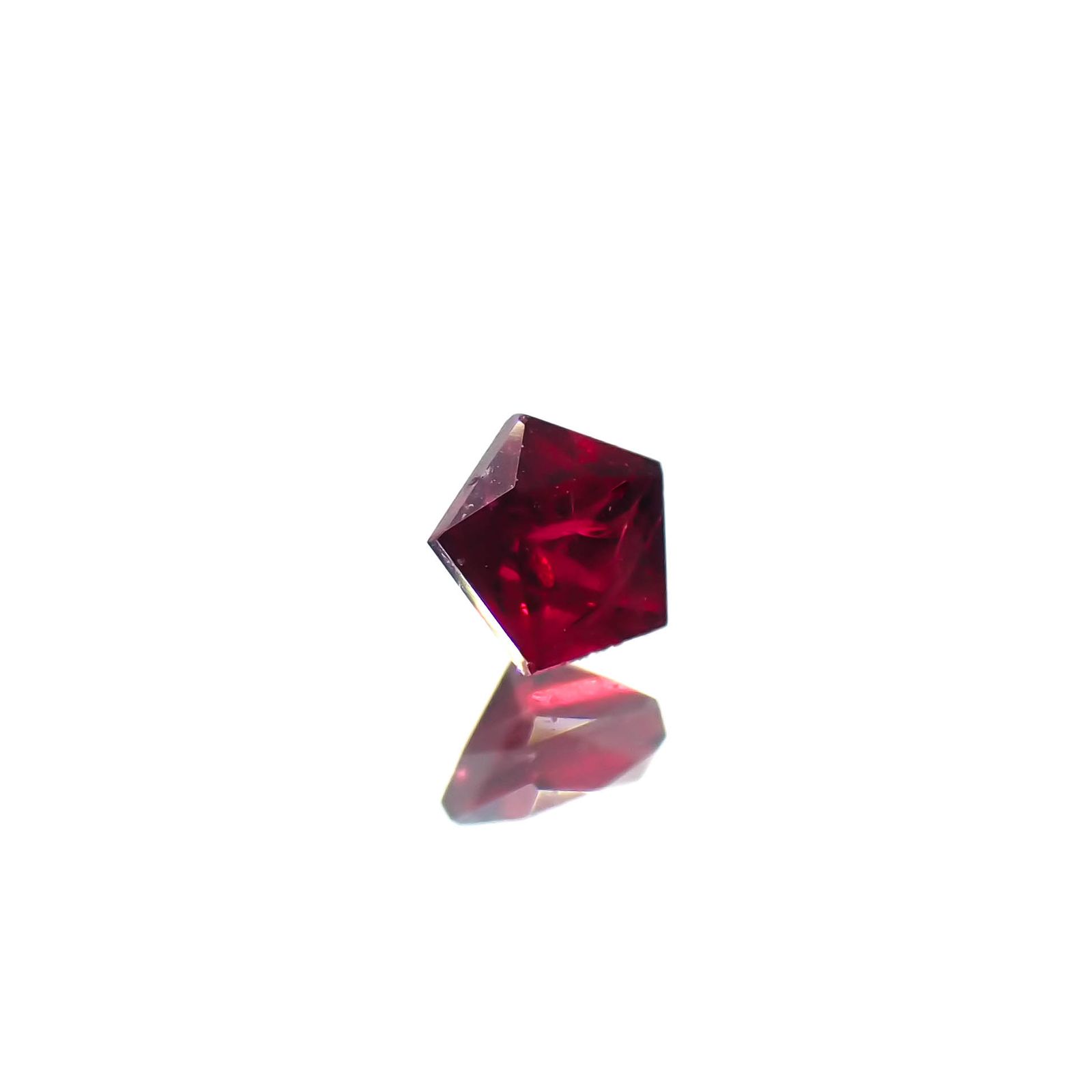 ◇ペンタゴンカット◇ルビー(宝石名ルビー)モザンビーク/ミャンマー産 0.11ct 識別済[231225037]2.7x2.9mm前後