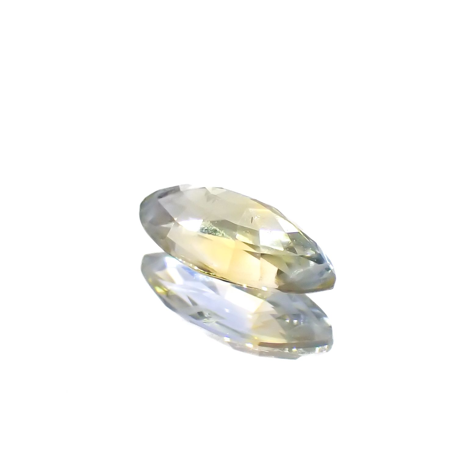バイカラーサファイア(宝石名サファイア)スリランカ 0.38ct 識別済[230823024]6.8x3.1mm前後