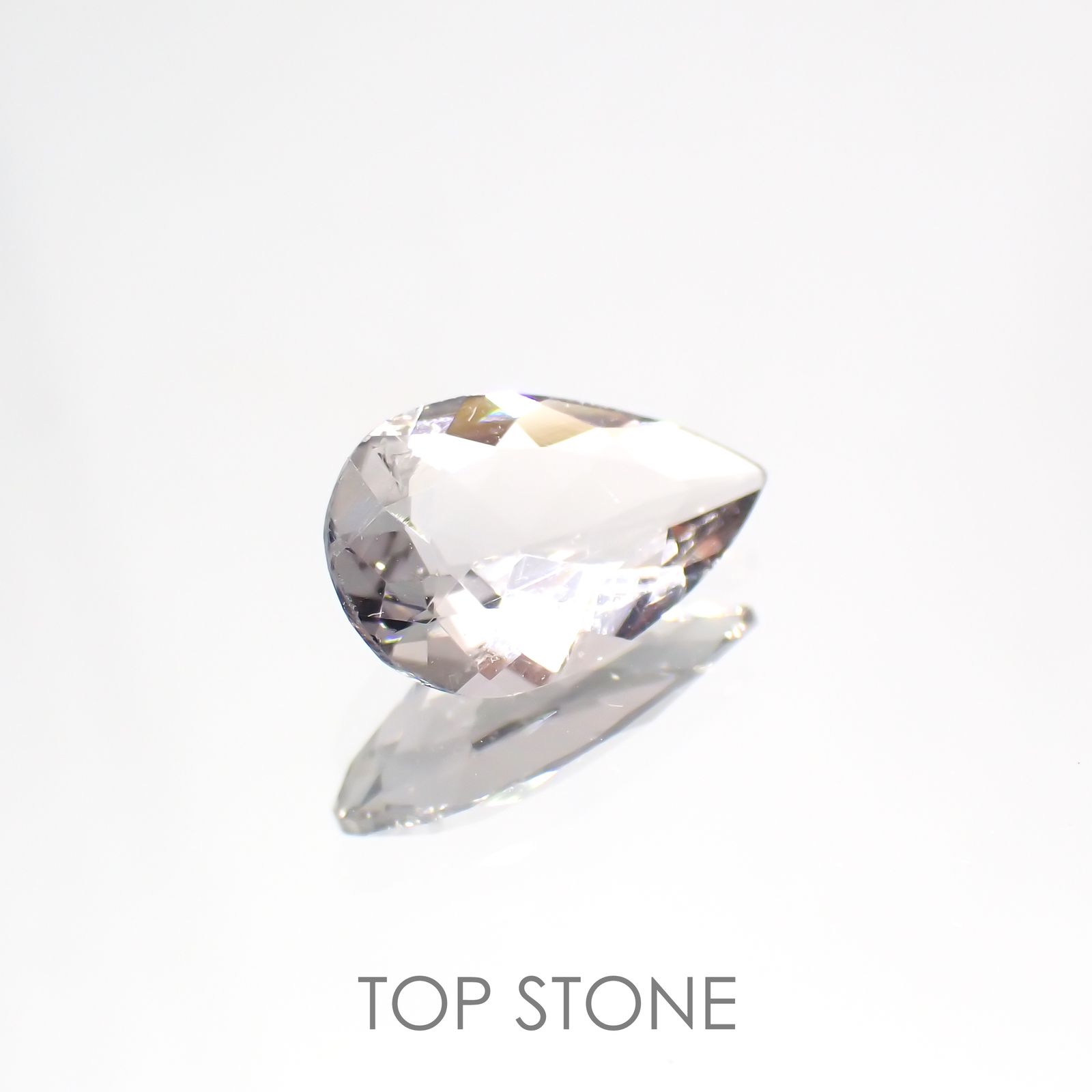 フローライト フルオレッセンス(宝石名フルオライト)イギリス・ロジャリー鉱山産 1.55ct 識別済[211113780]11.2x6.8mm前後