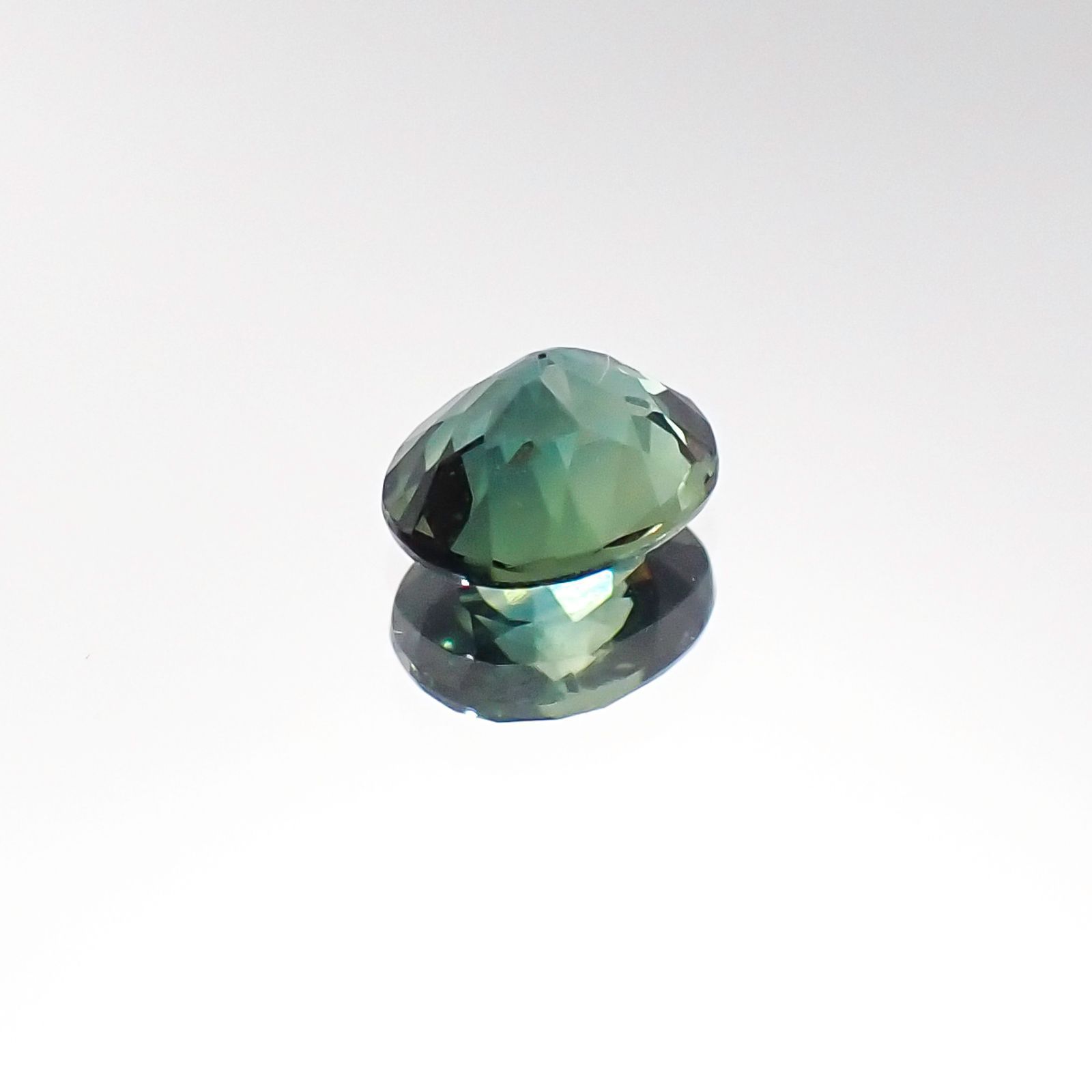 サファイア(宝石名サファイア)ケニア産 0.48ct 識別済[220717081]5x4mm前後